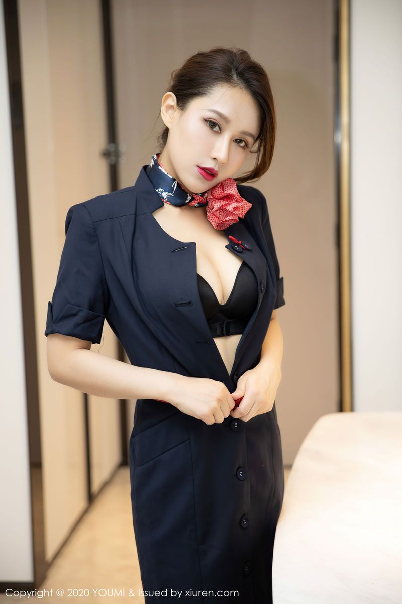 美女模特徐安安黑丝美腿空乘制服诱惑系列私房写真