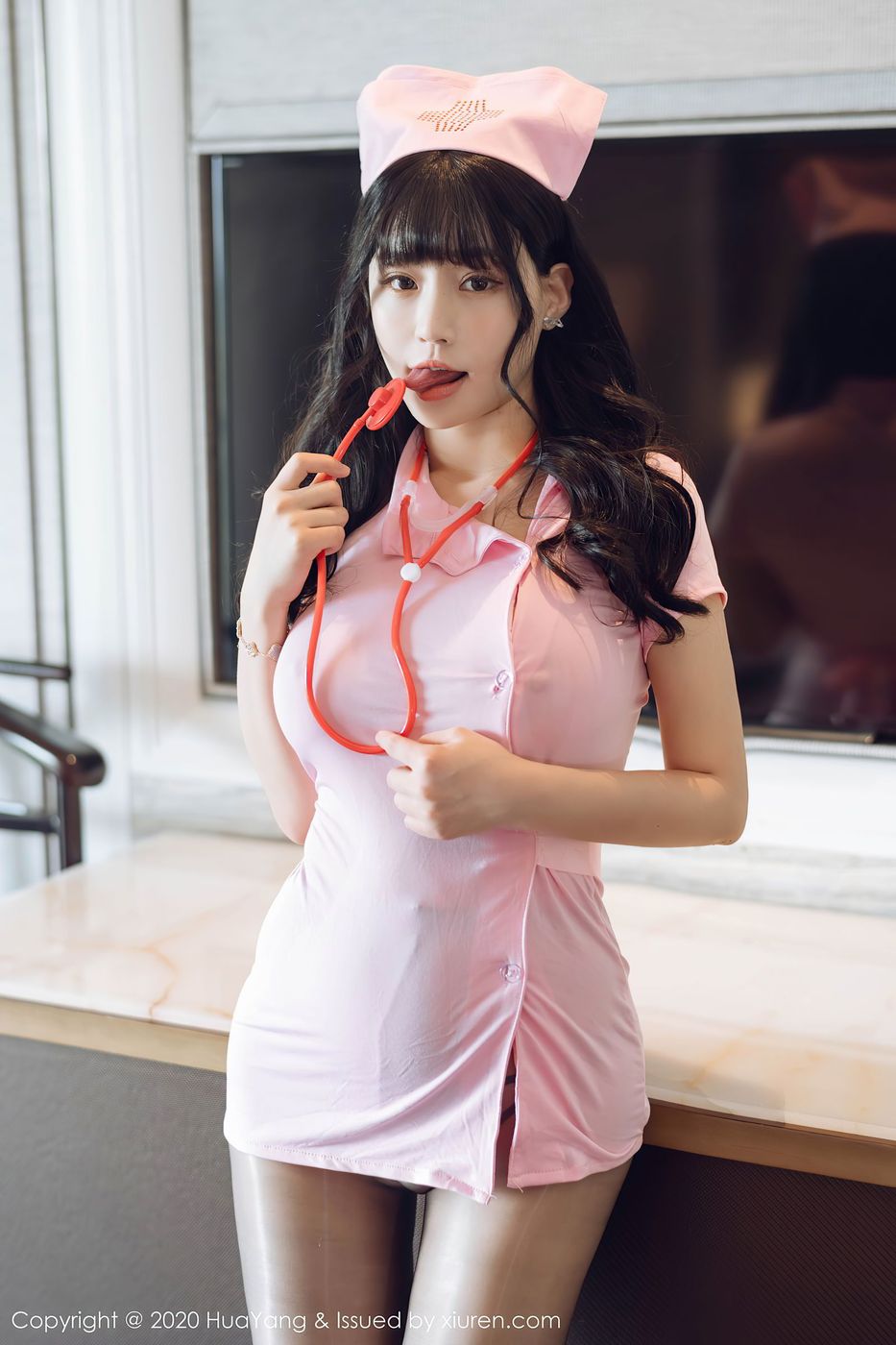性感女神Flower朱可儿粉色护士制服系列西双版纳旅拍
