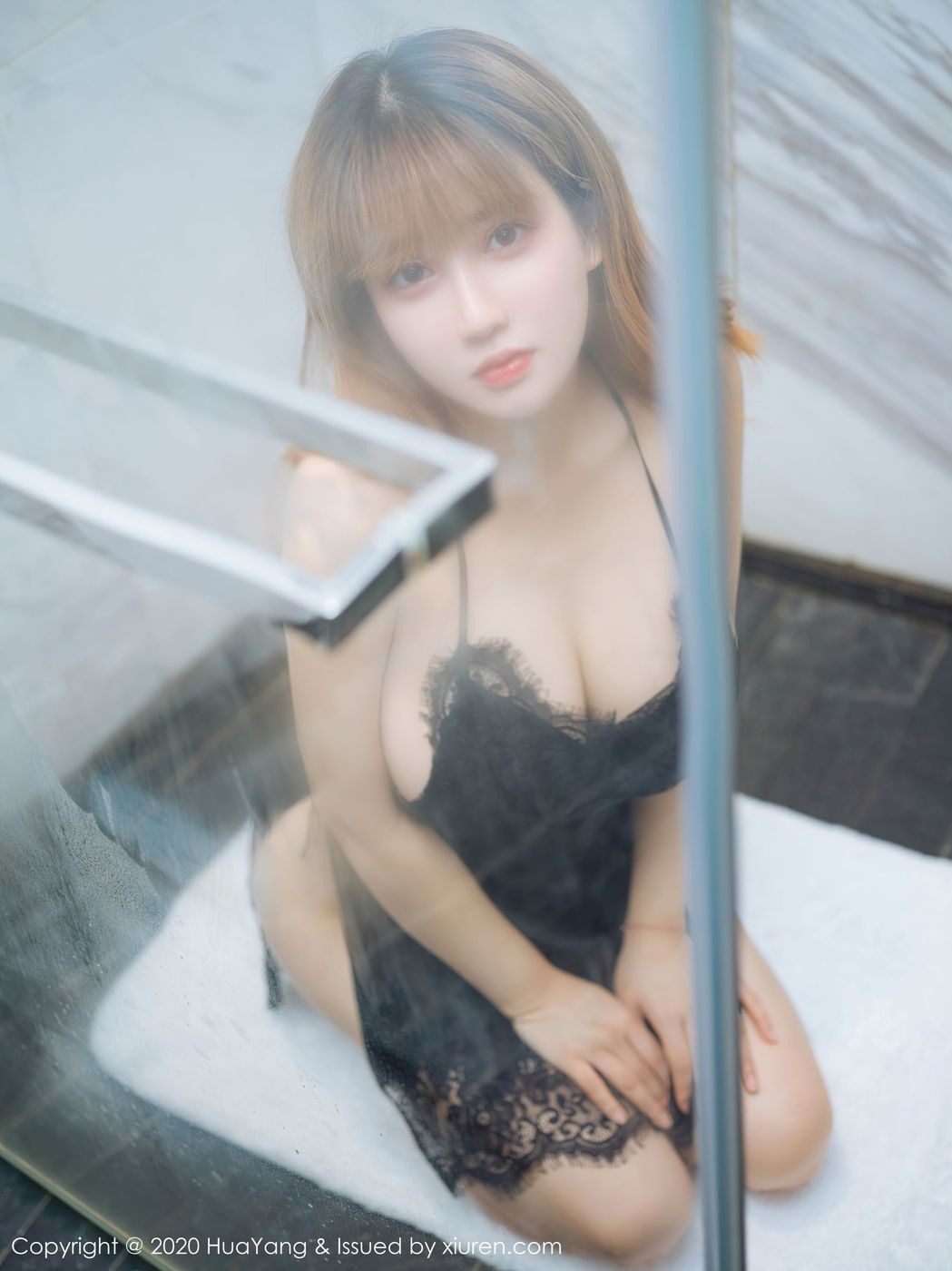 美女模特周大萌惹火身材湿身诱惑浴室系列媚态写真