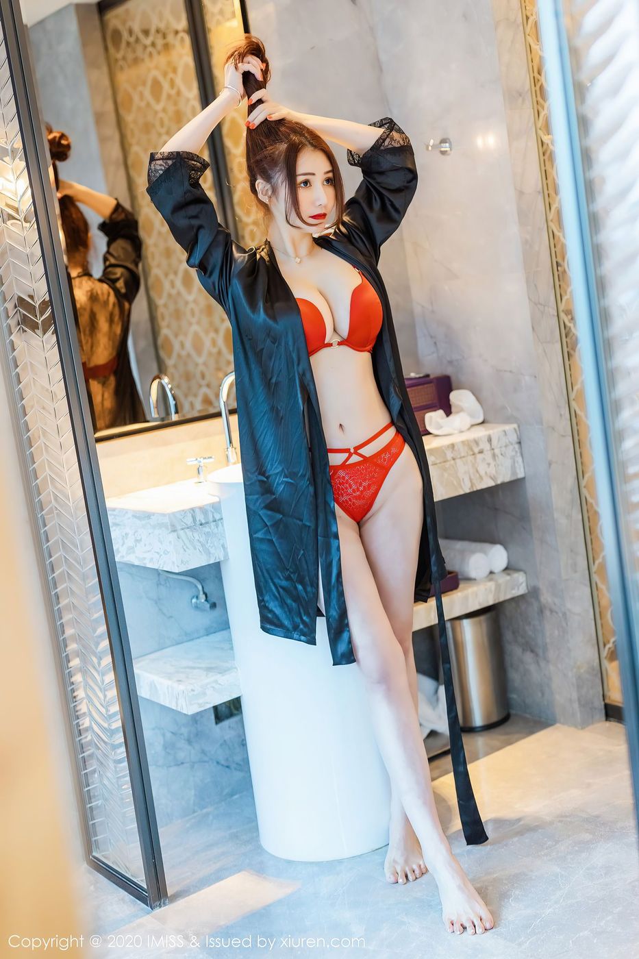 美女模特Evon陈赞之丰满身材熟女气息人间胸器套图