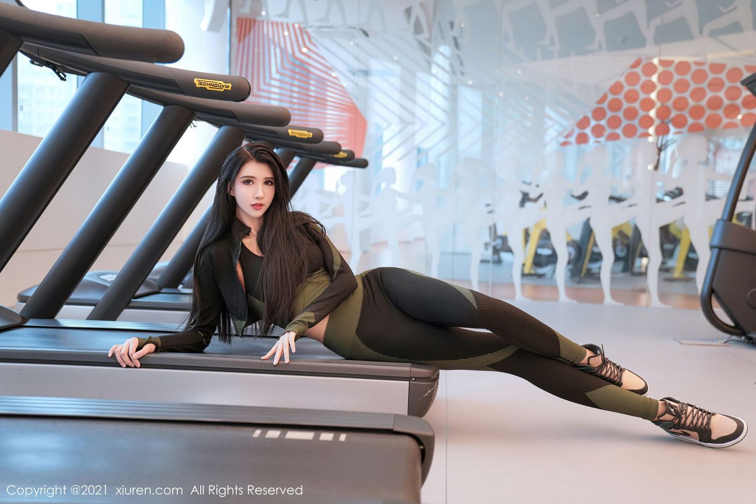 美女模特葛征Model紧身运动装+健身房主题性感写真