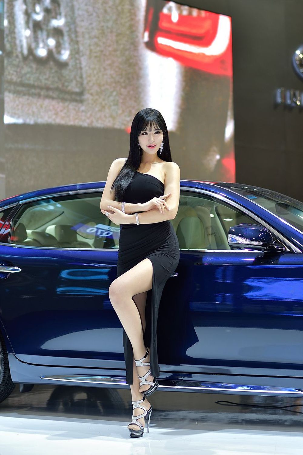 韩国香车美女崔星河优雅长裙系列车展优雅现场拍摄写真
