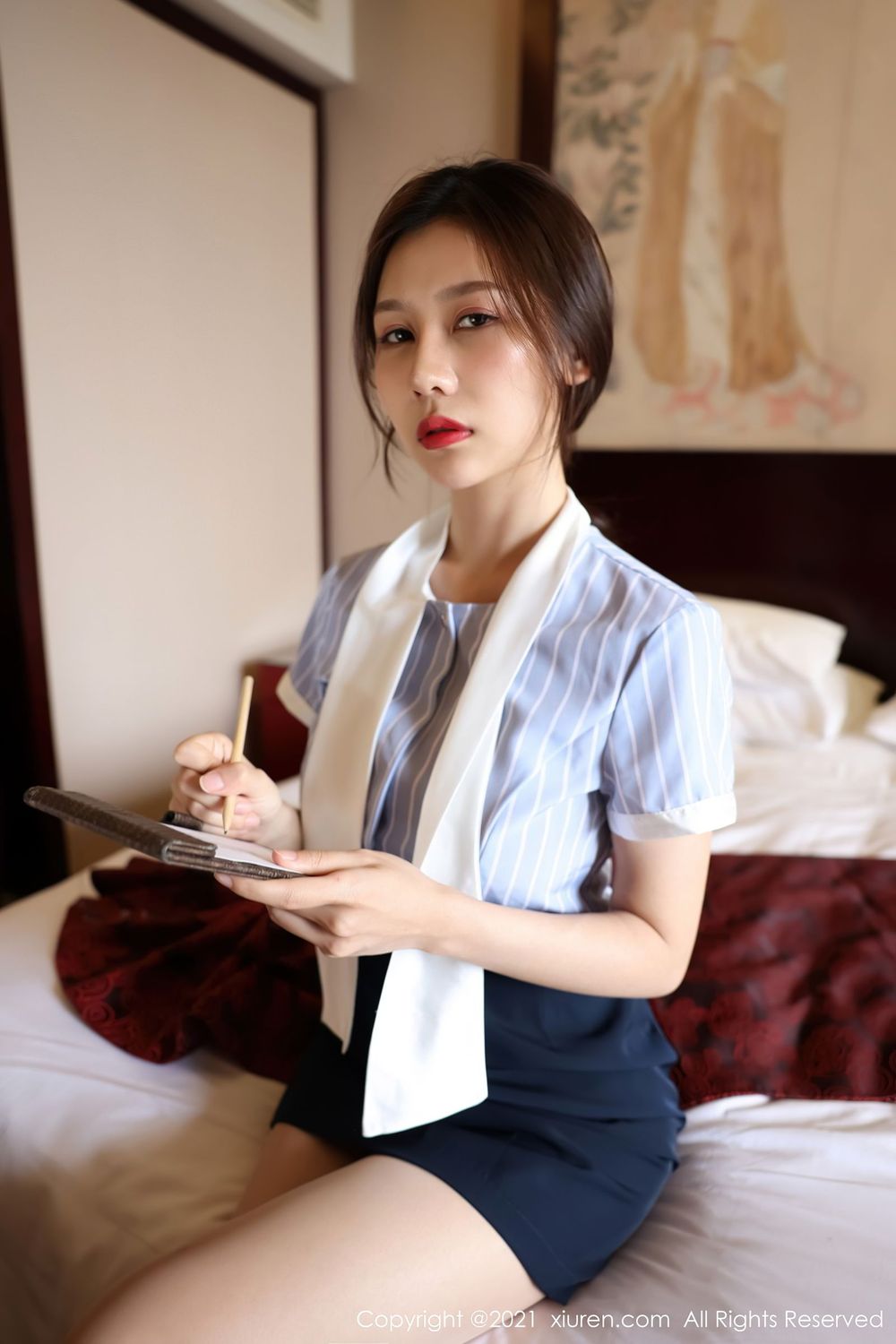 美女模特尹甜甜职场女秘书OL猩红内衣系列娇艳写真