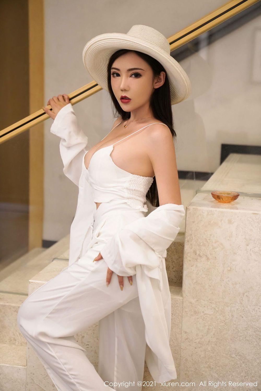 美女模特萌汉药baby白色干练职场OL丝袜系列北京旅拍