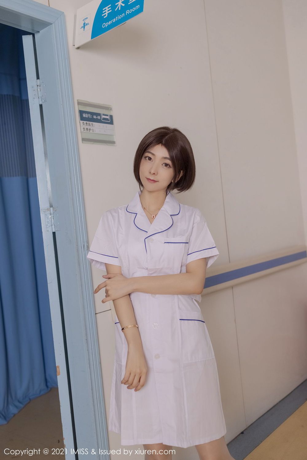 性感女神Angela小热巴丝袜美腿护士制服短发系列写真