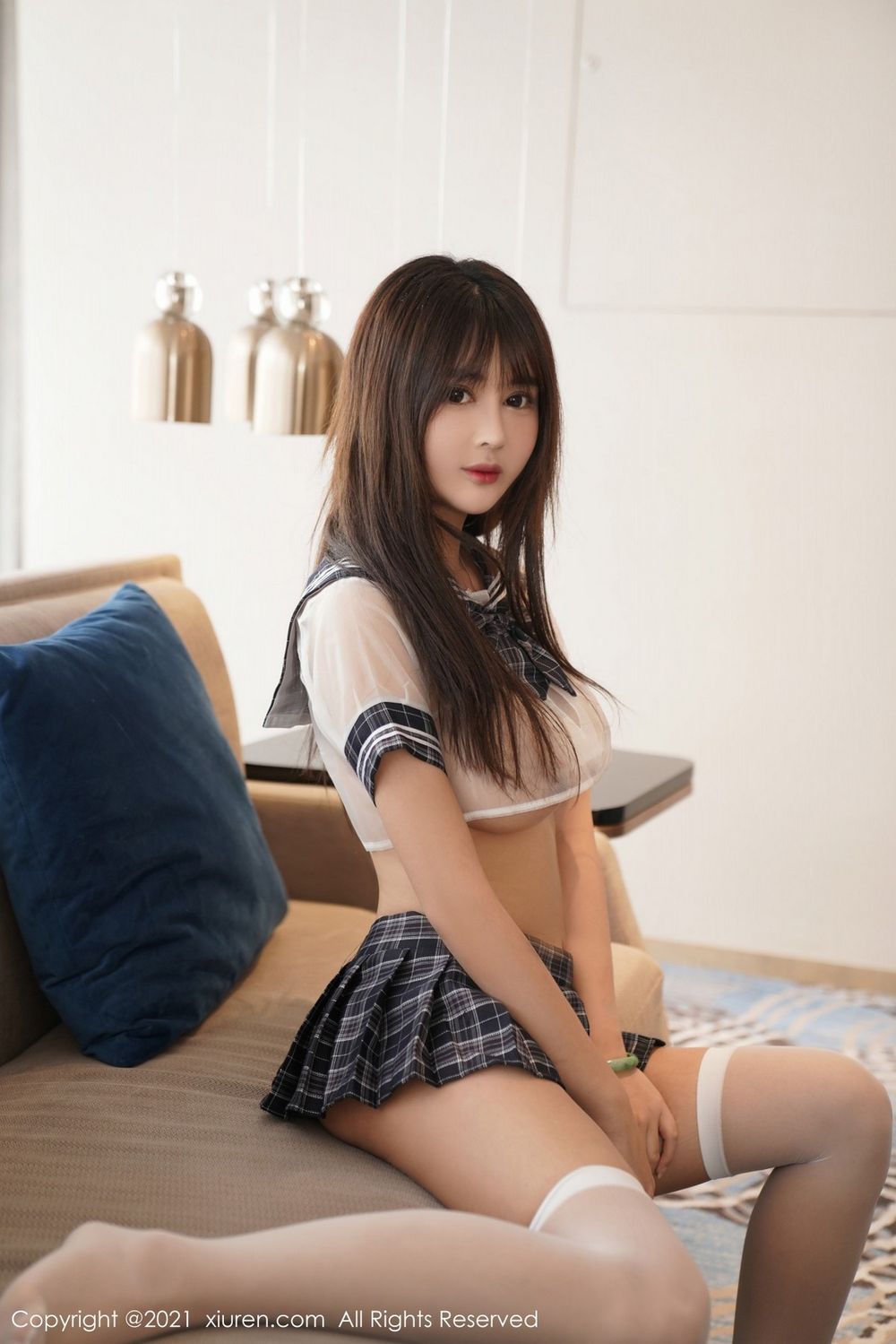 美女模特萌奈子格子JK情趣制服丝袜美腿系列性感写真