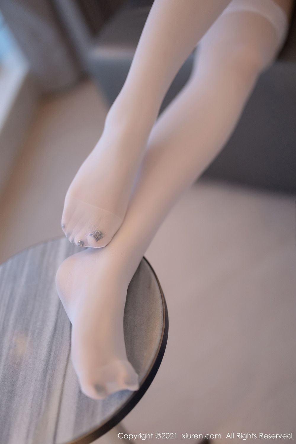 性感女神芝芝Booty丝袜美腿白色蕾丝情趣湿身系列写真