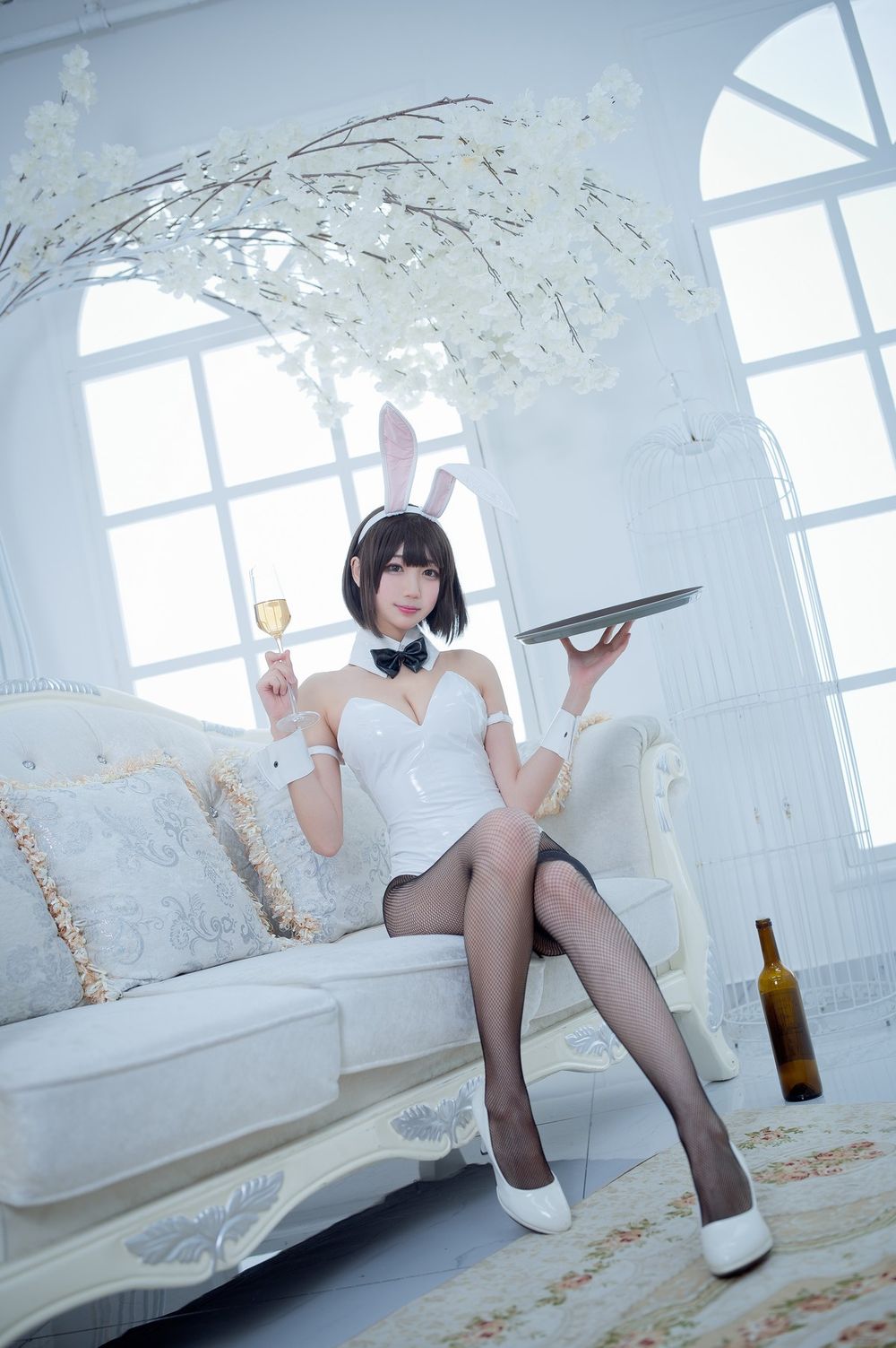 周叽是可爱兔兔兔女郎装扮COS路人女主加藤惠美图