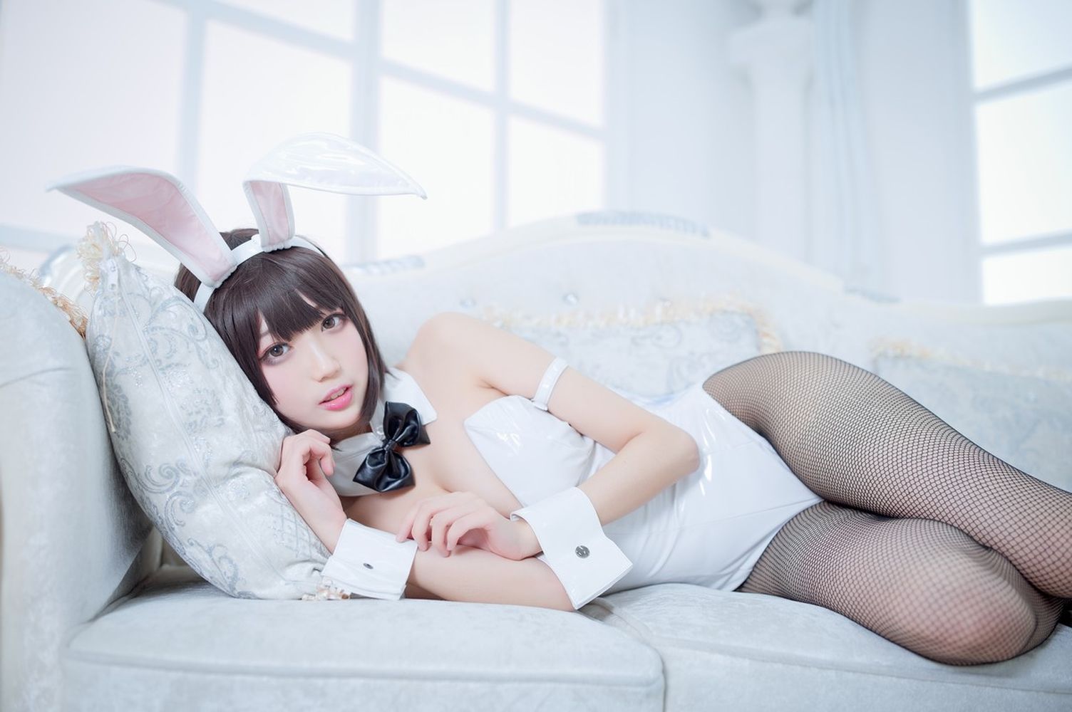 周叽是可爱兔兔兔女郎装扮COS路人女主加藤惠美图