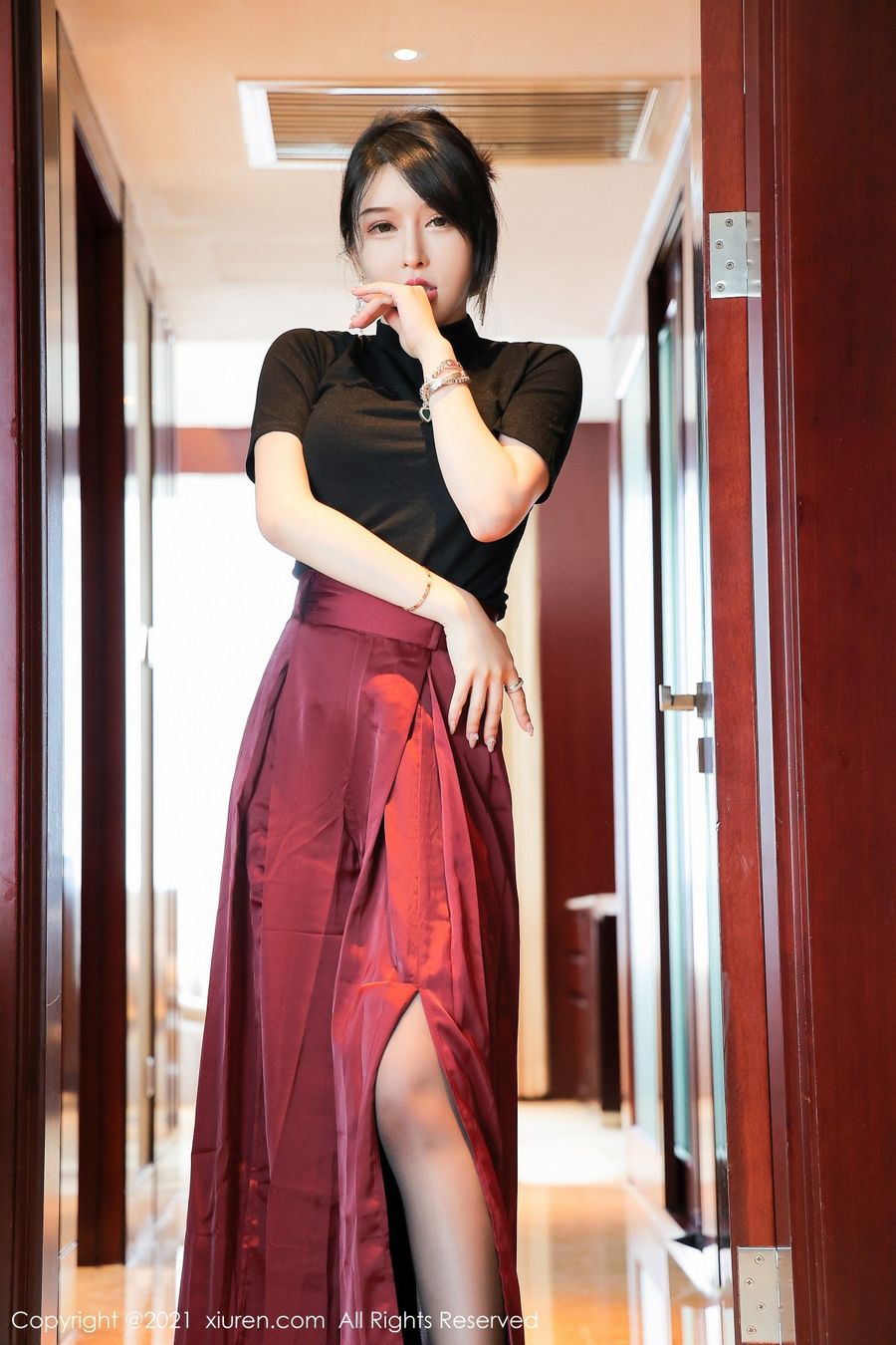 性感女神玉兔miki黑丝美腿完美身材内衣系列诱人写真