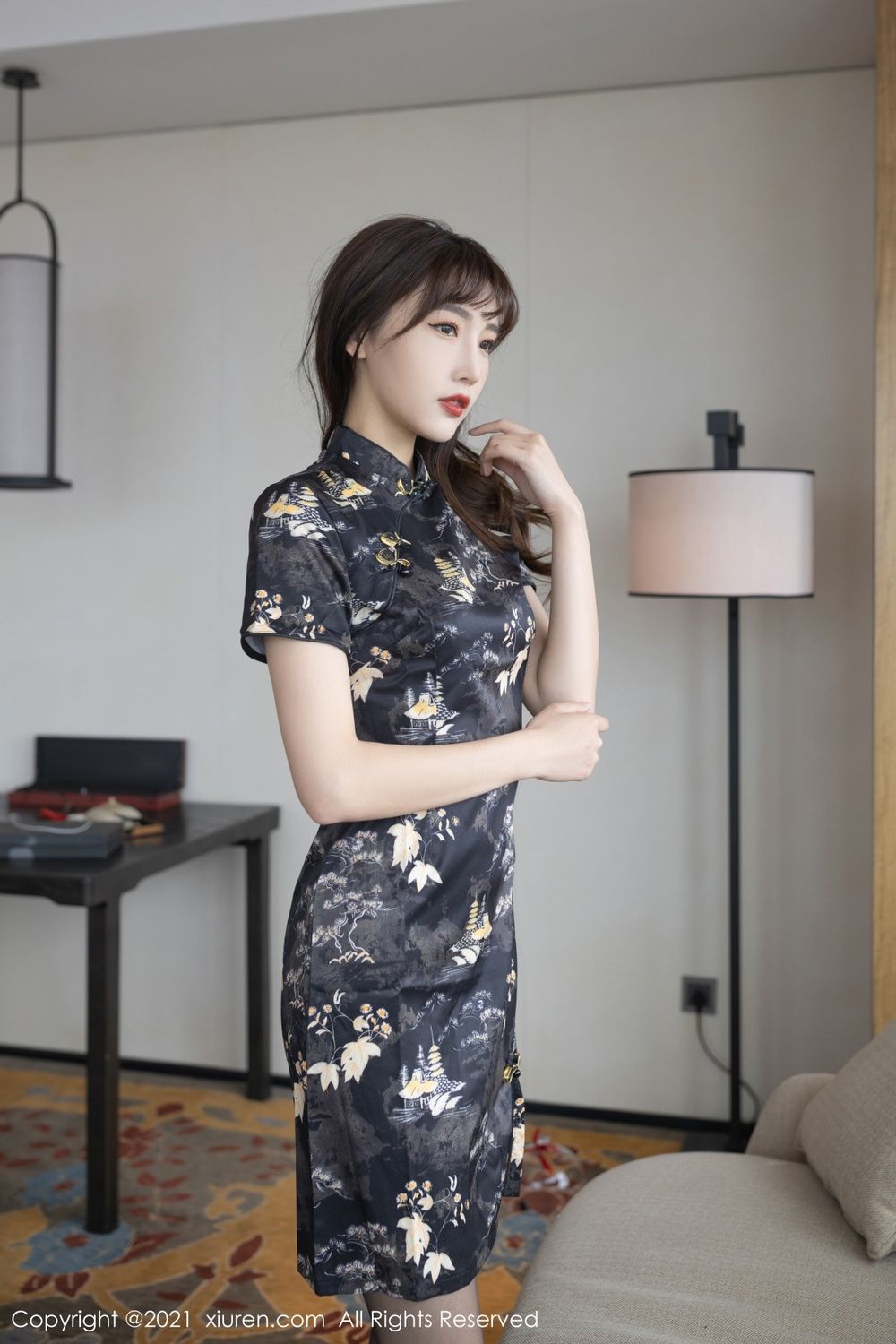 美女模特陆萱萱黑丝美腿韵味旗袍情趣主题性感写真