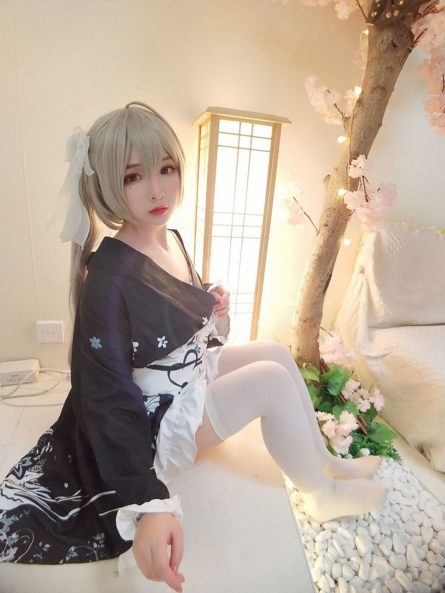 萌妹子古川kagura白色丝袜配日系和服主题诱惑美图