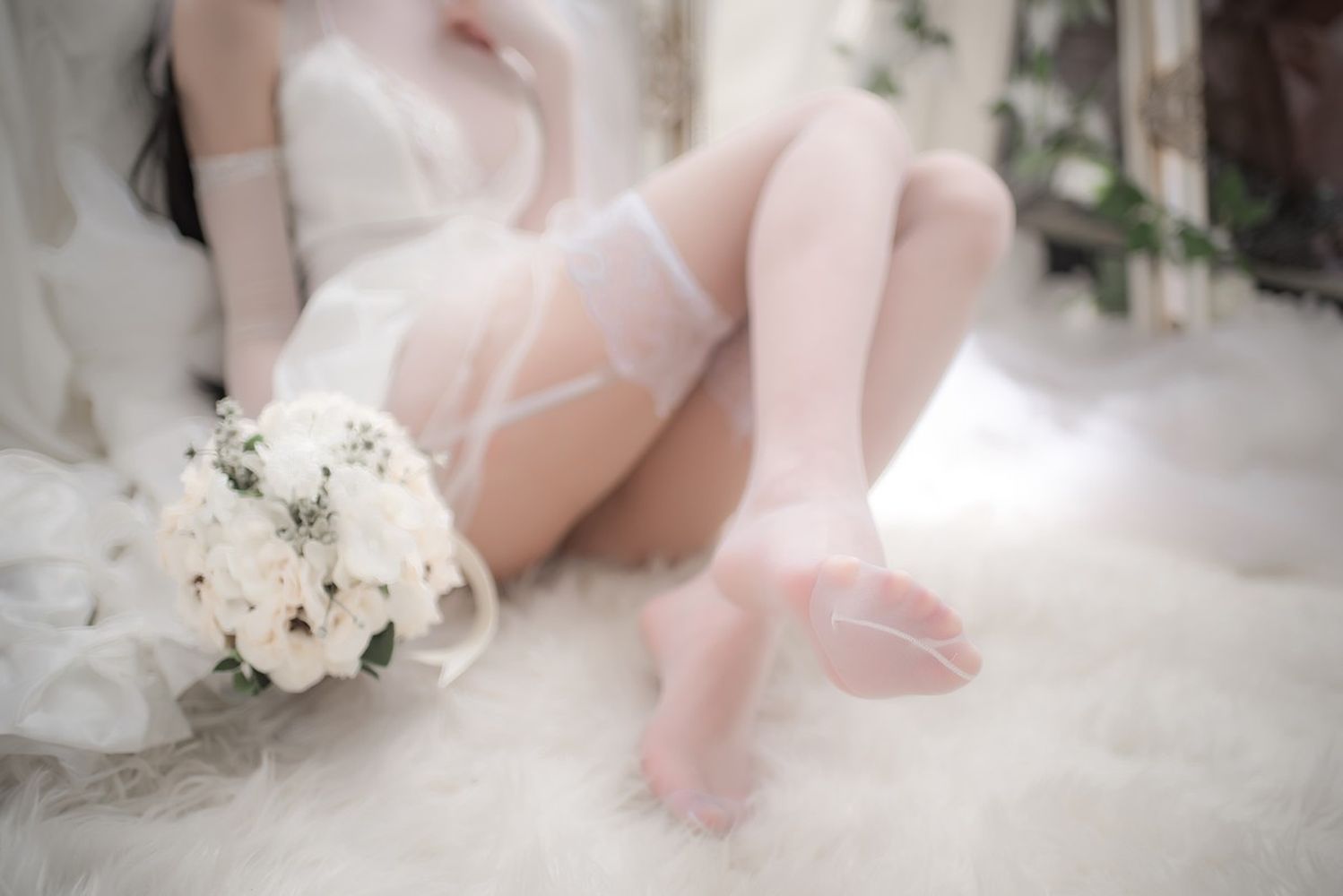 性感尤物清水由乃薄透婚纱配蕾丝吊袜爱宕婚纱主题写真