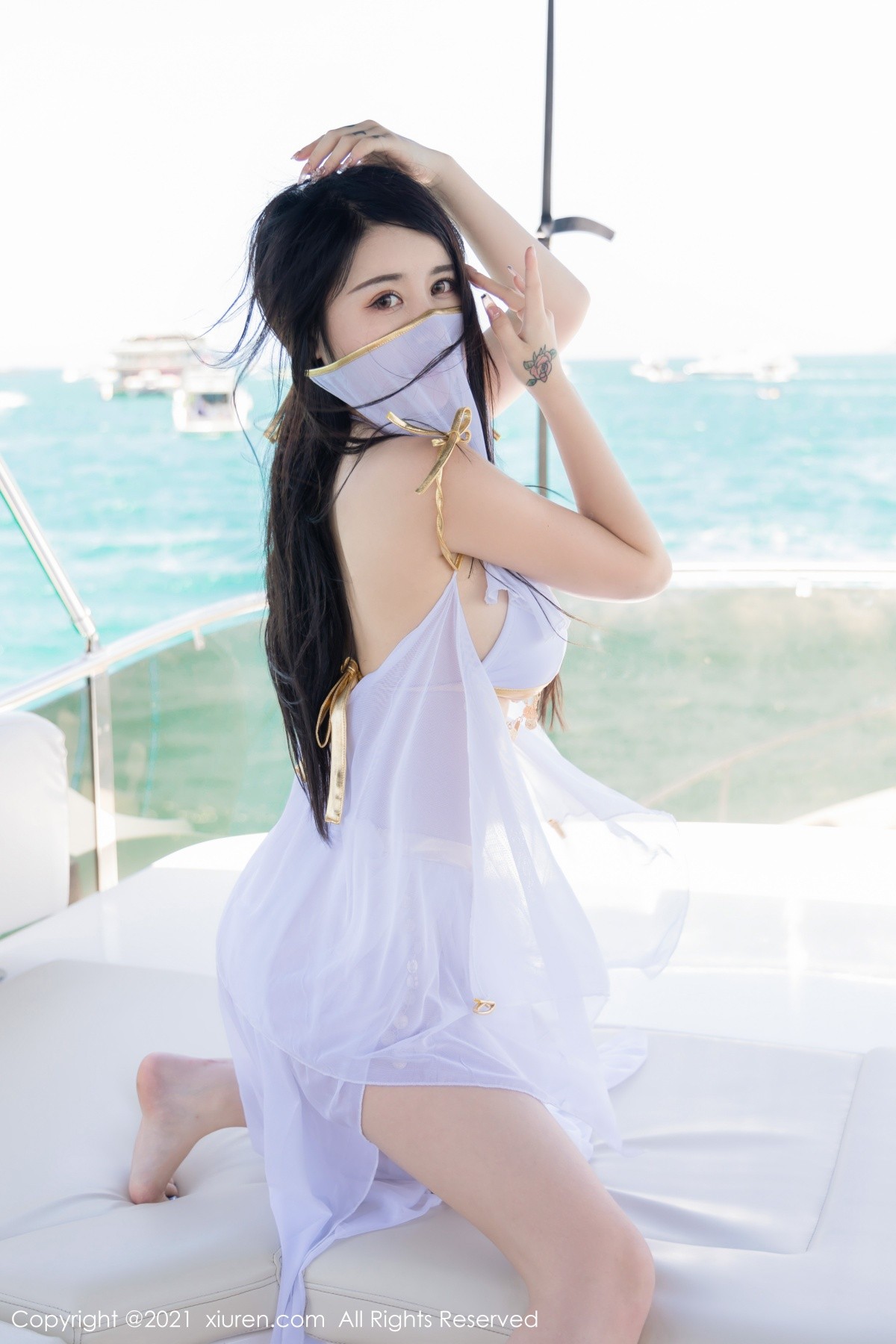 美女模特美七Mia绚丽异域风情海上游艇拍摄性感写真