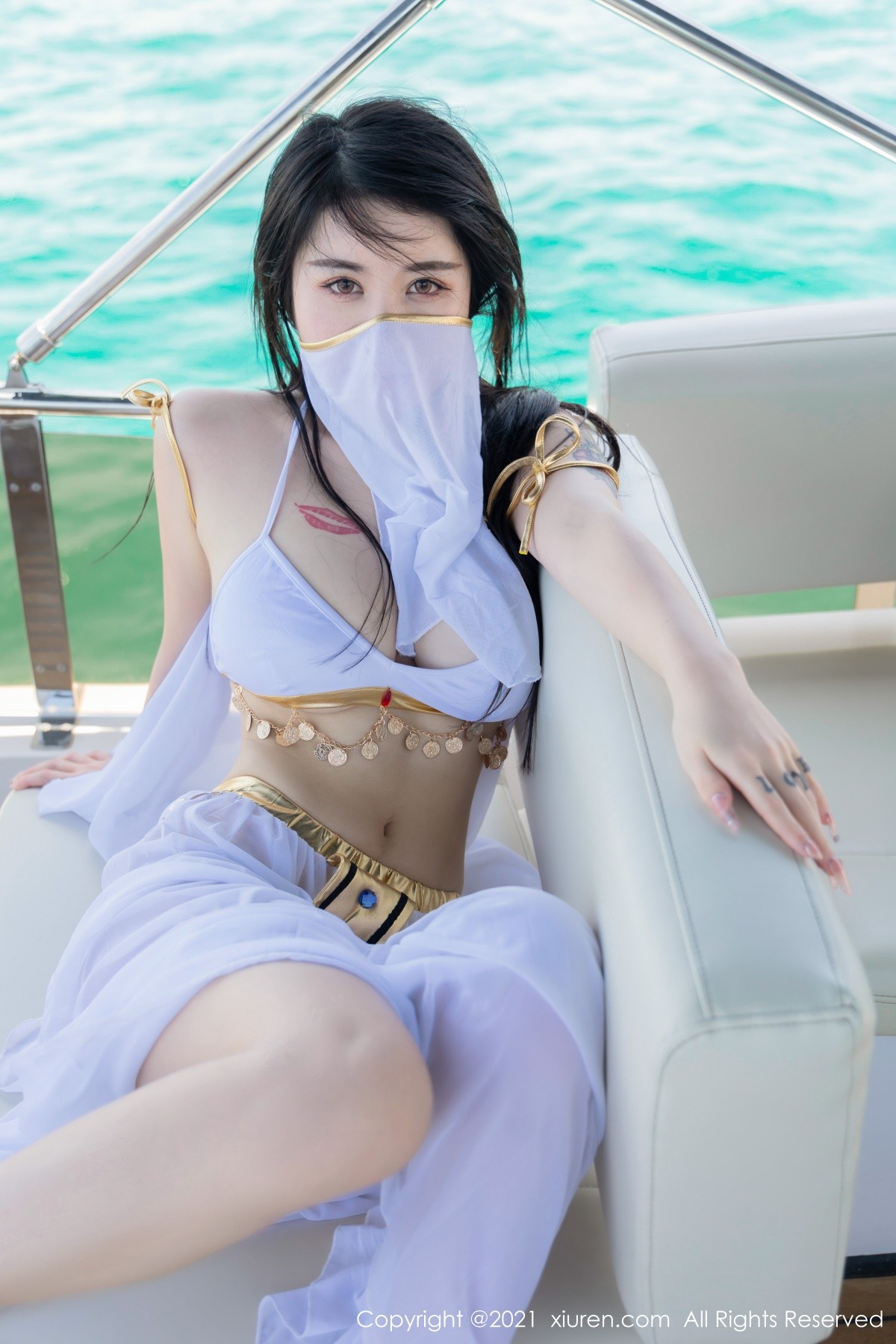 美女模特美七Mia绚丽异域风情海上游艇拍摄性感写真
