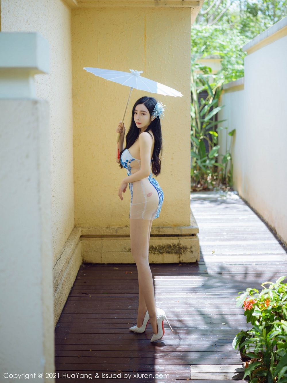 美女模特允爾一把油纸伞+青花瓷服饰系列朔阳旅拍