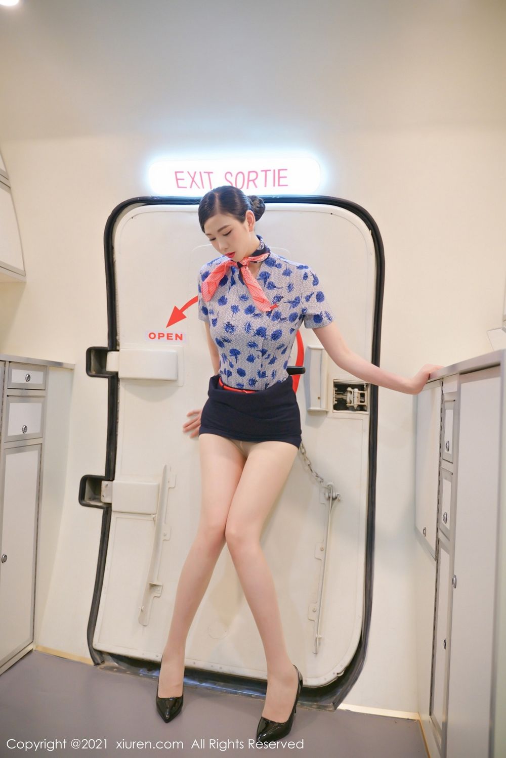 美女模特李雅柔丝袜美腿空姐制服内衣系列性感写真