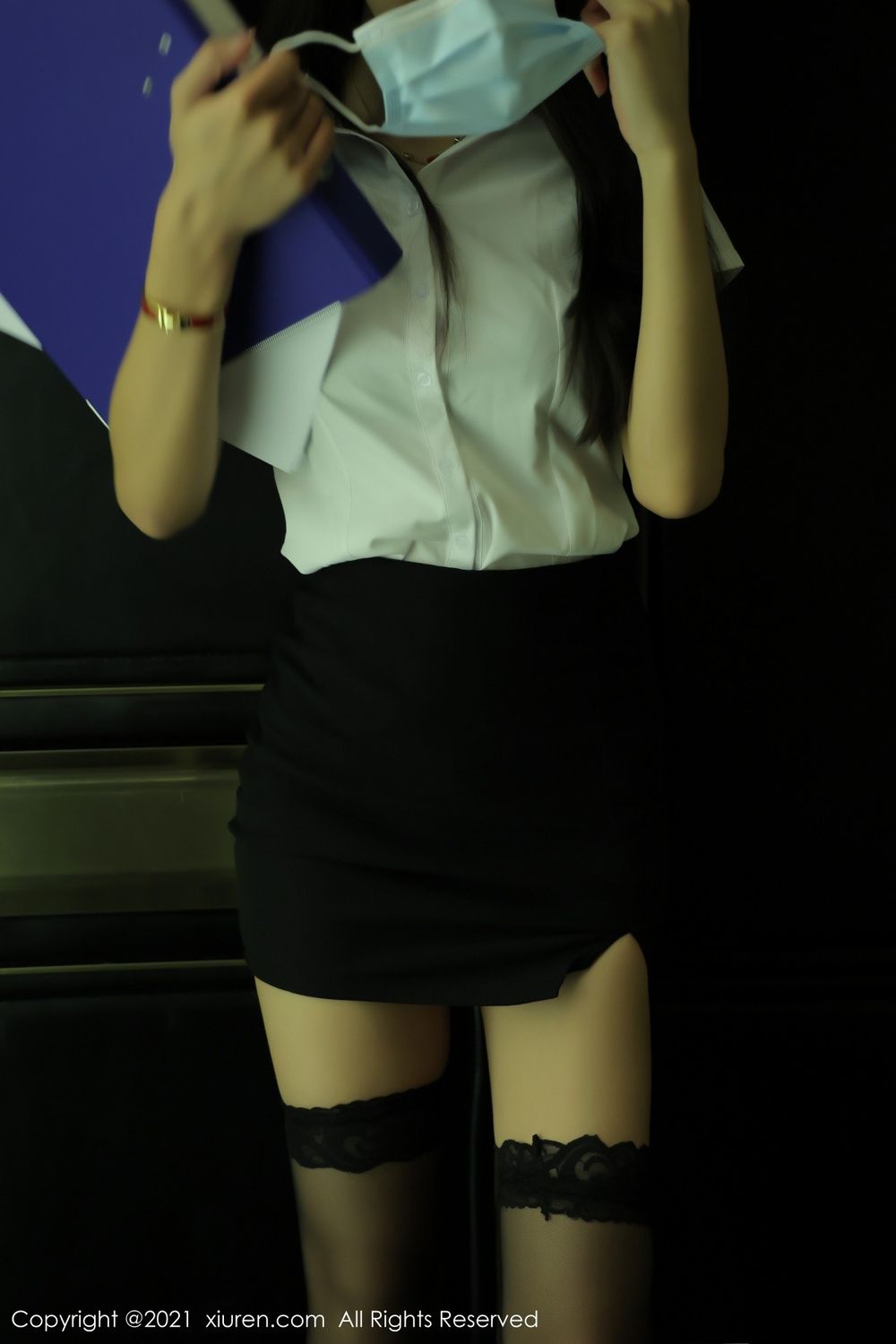 新人模特蓝莓FY白衬衫黑短裙蕾丝袜OL系列性感写真