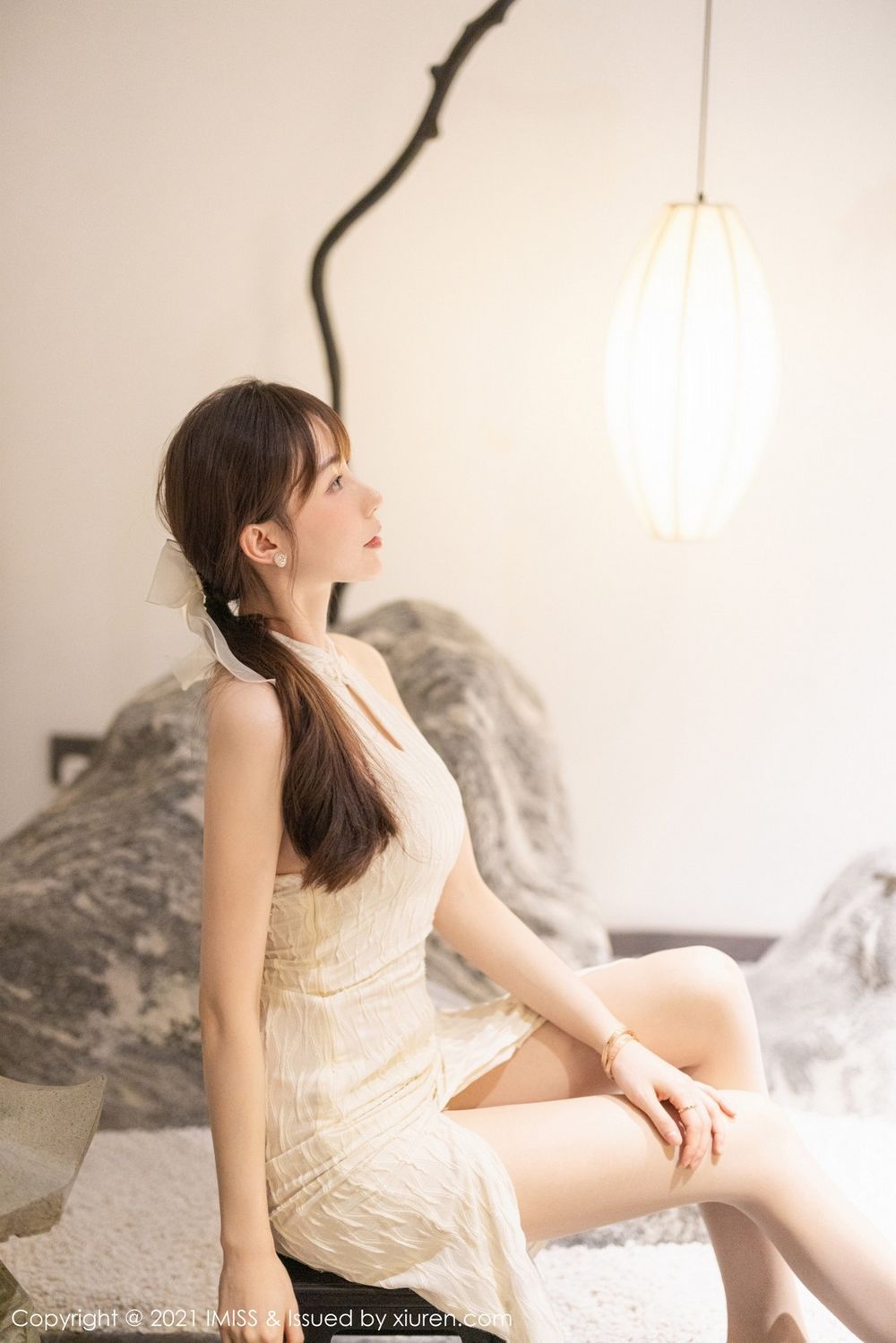气质女神Lynn刘奕宁茶室礼裙+时尚动人街拍性感写真