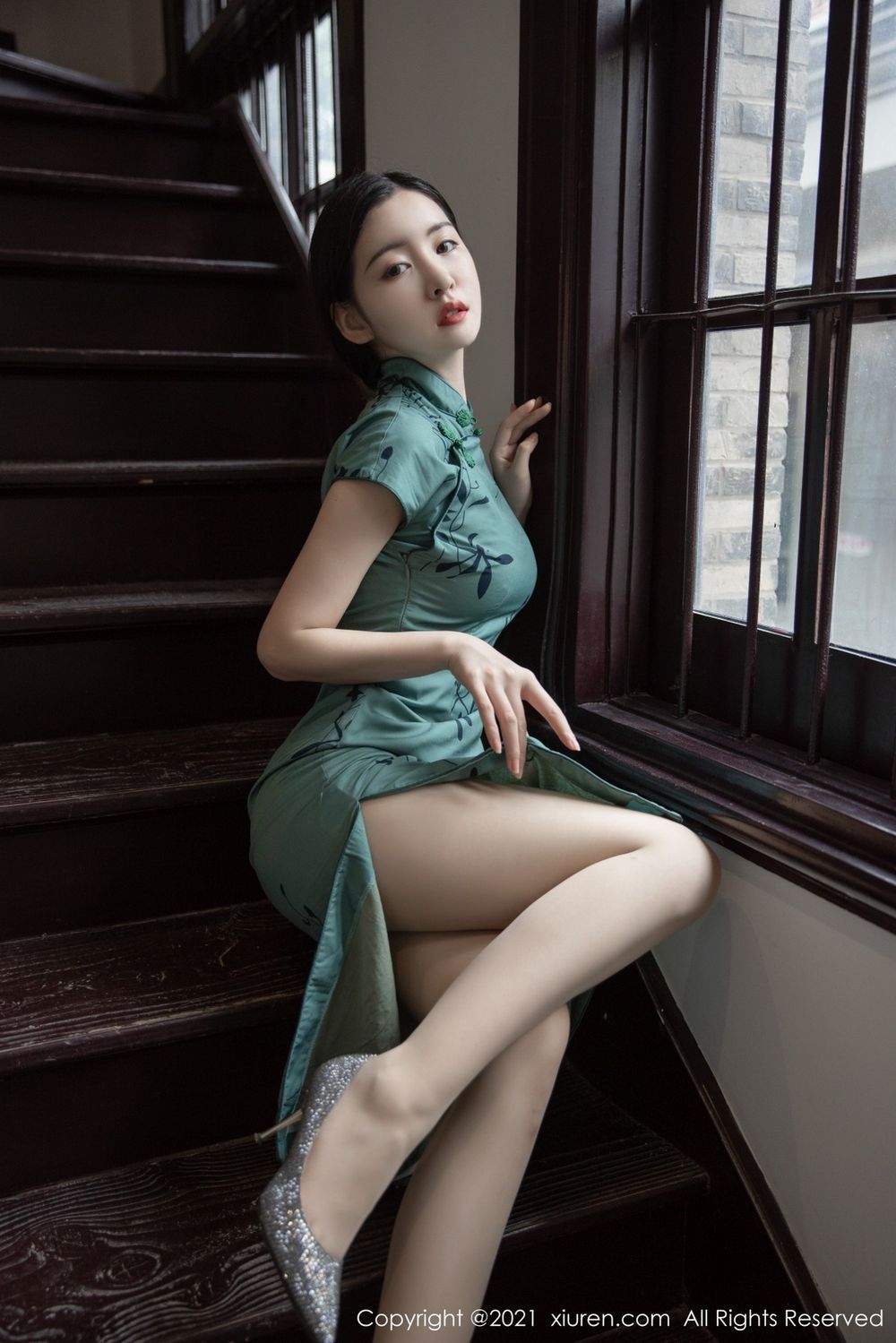 美女模特沈梦瑶韵味旗袍诱人身段丝袜系列性感写真