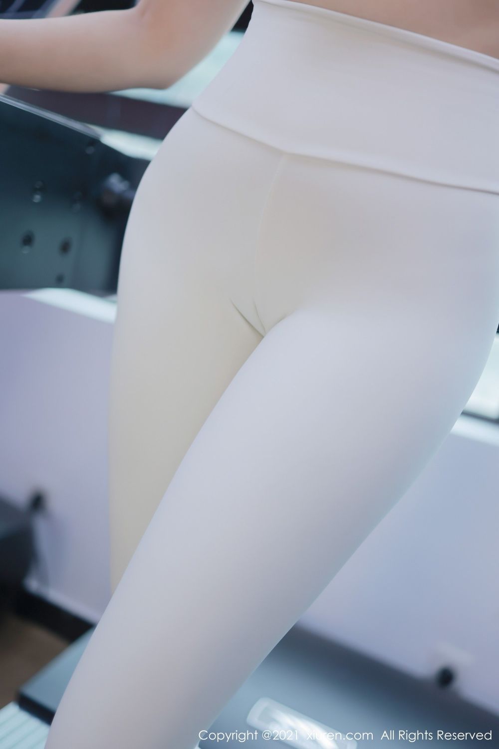 新人模特韩希蕾健身房紧身裤运动内衣服饰性感写真