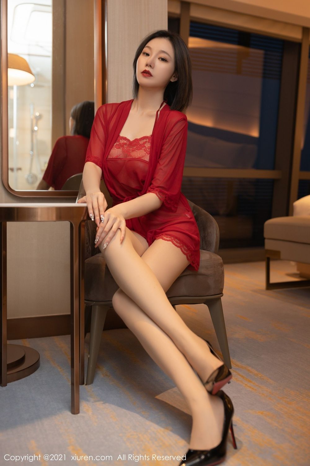 美女模特安然Maleah丝袜美腿情趣长裙系列重庆旅拍