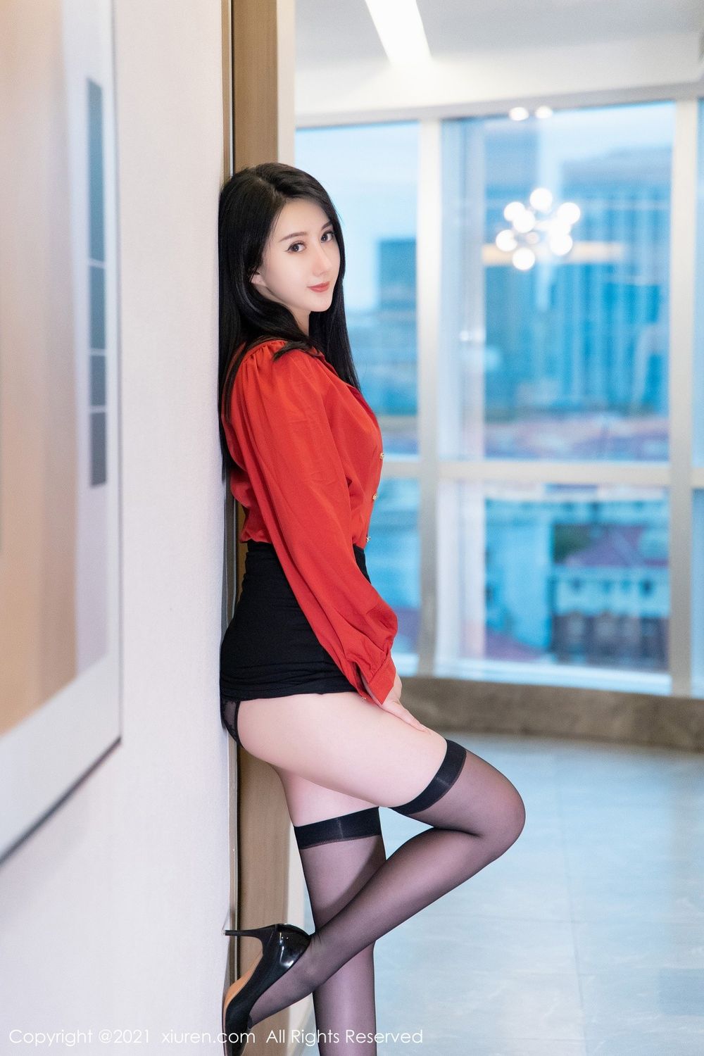 美女模特苏小曼babyface猩红衬衫黑丝OL系列性感写真