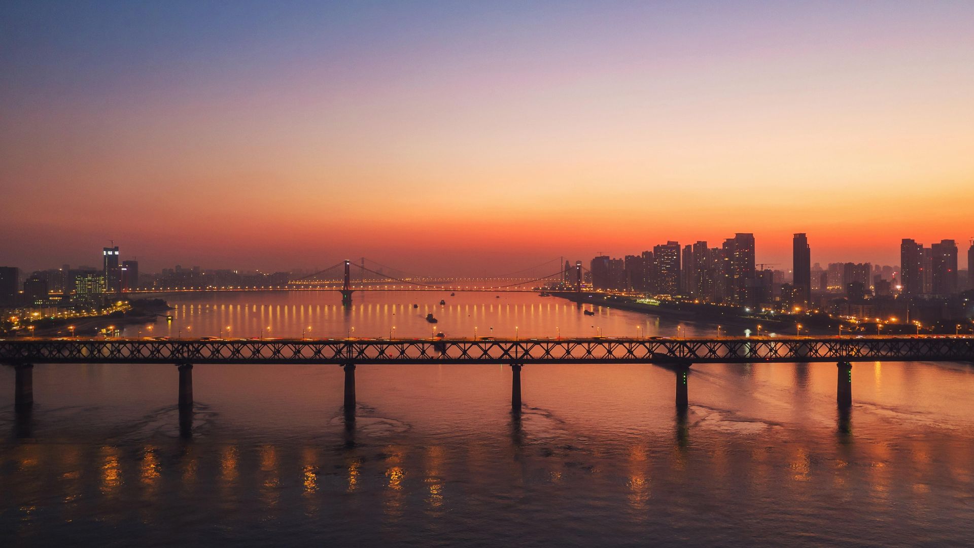 武昌江滩大堤口夜色漫漫感觉不一样的风景
