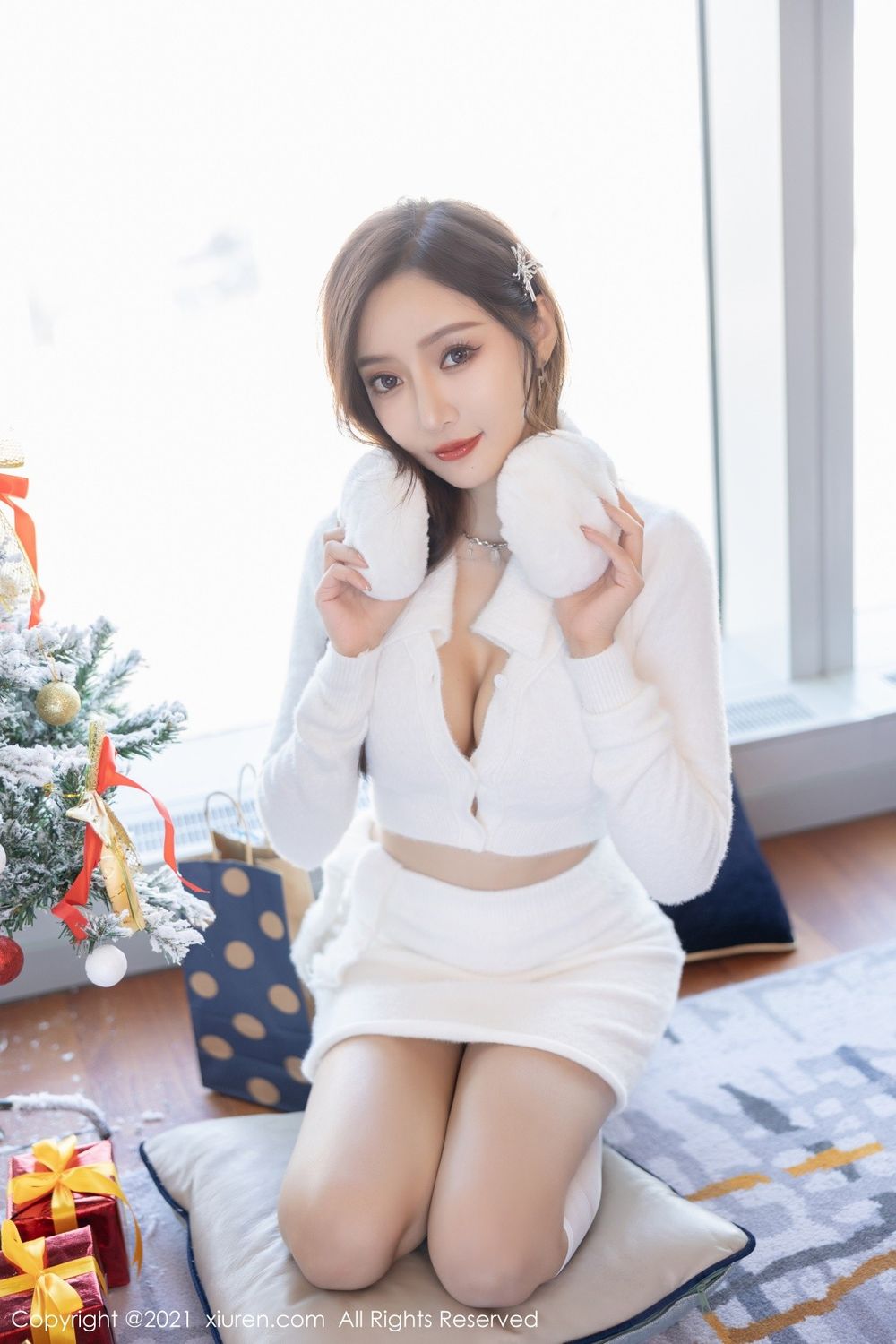 性感女神王馨瑶yanni白色服饰圣诞节主题撩人心怀写真