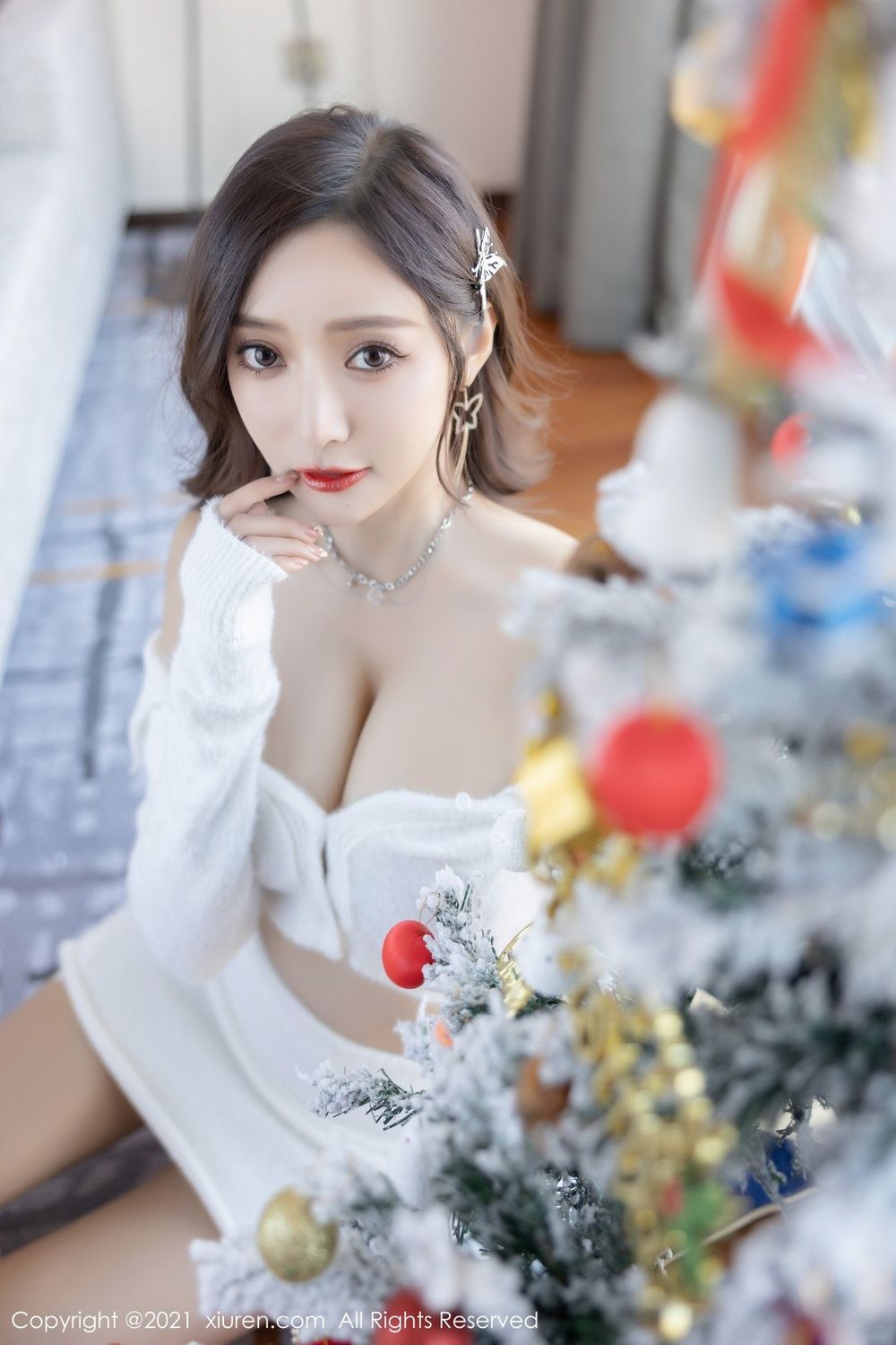 性感女神王馨瑶yanni白色服饰圣诞节主题撩人心怀写真