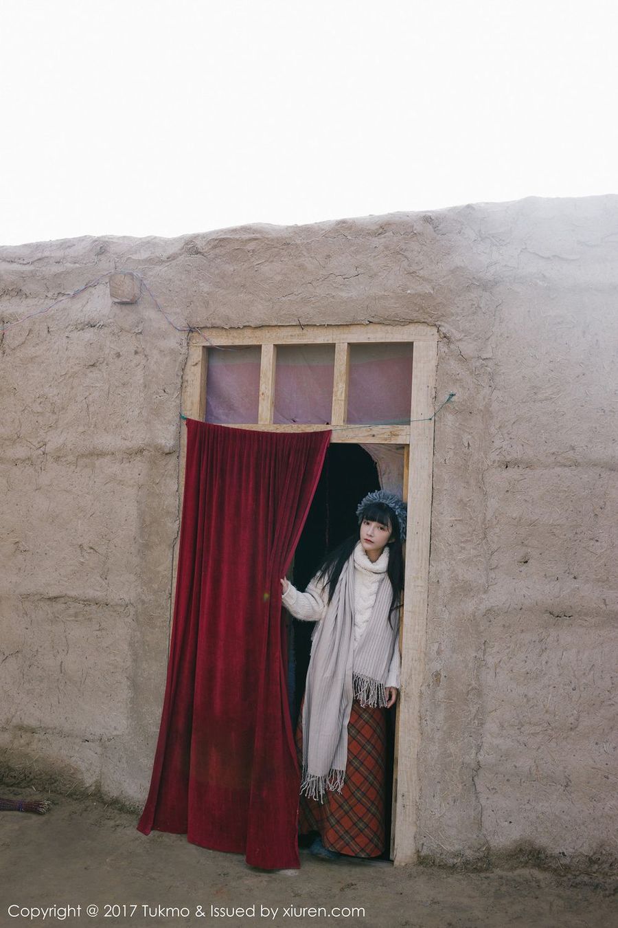 美女主播之应西北沙漠边小清新系列首套写真
