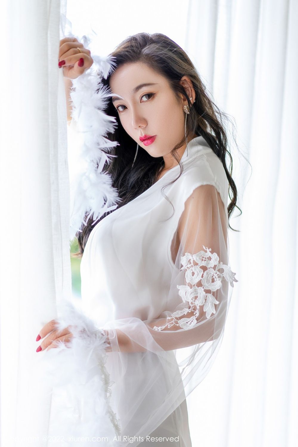 美女模特艾静香白色礼服搭配白色高跟系列三亚旅拍