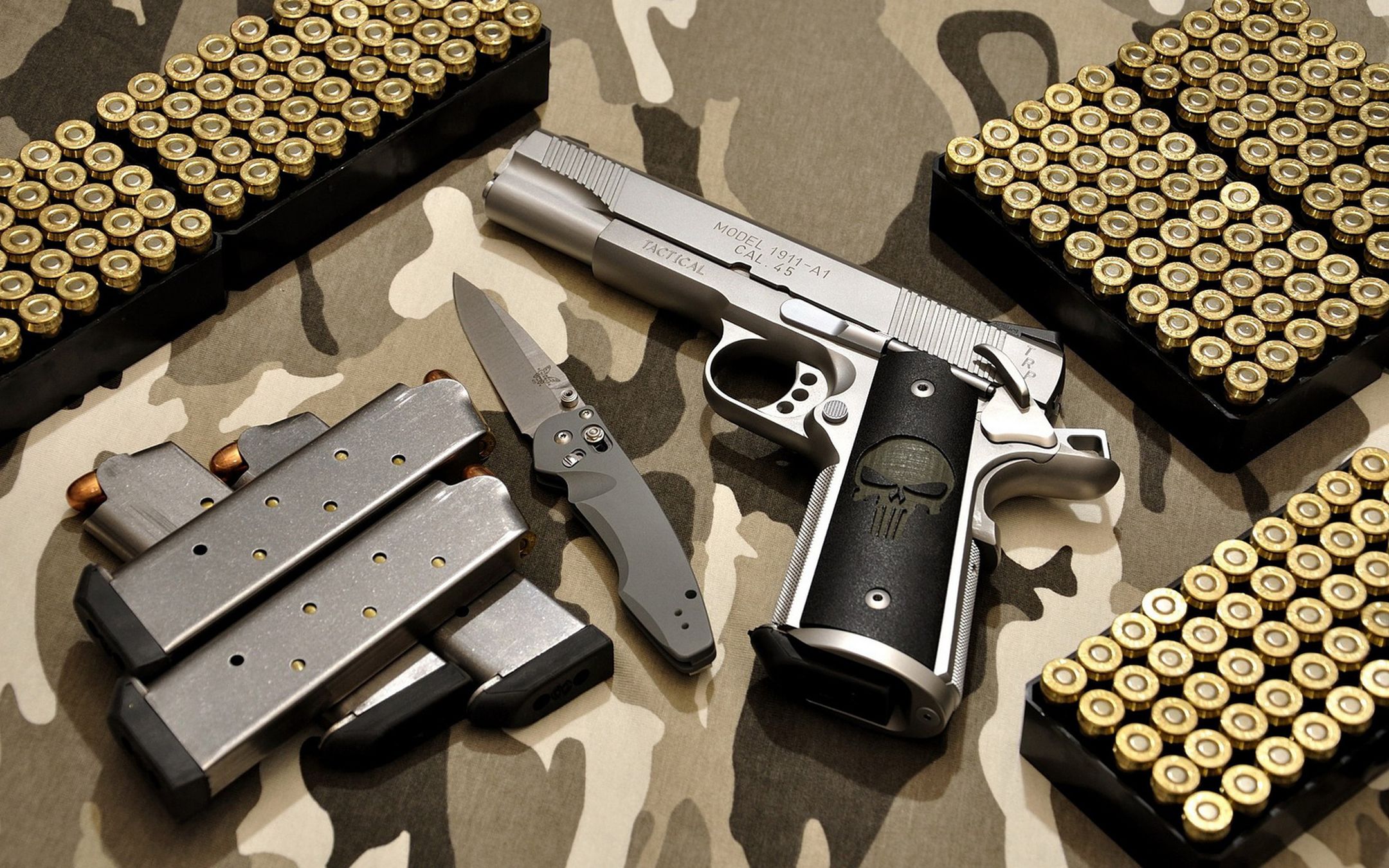 轻武器家族重要成员各种类型手枪高清桌面大图