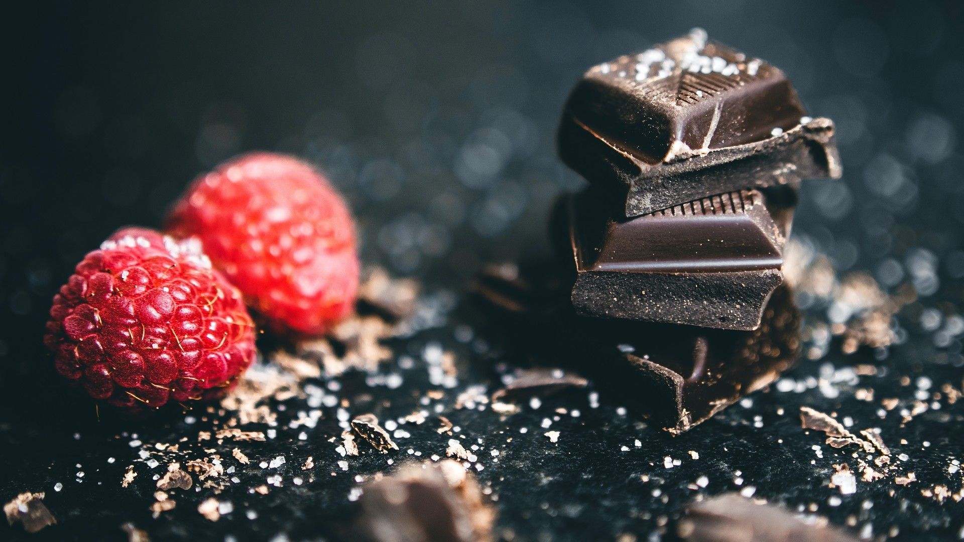 美味的巧克力小甜点各种形状图片壁纸