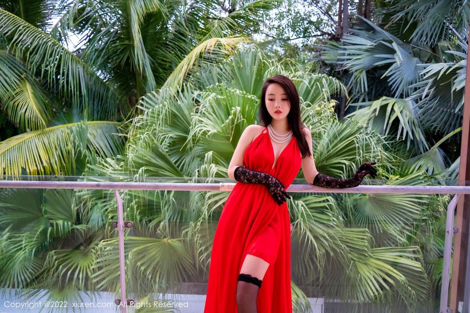 美女模特Summer宝宝红色连衣裙搭配诱人黑丝系列写真