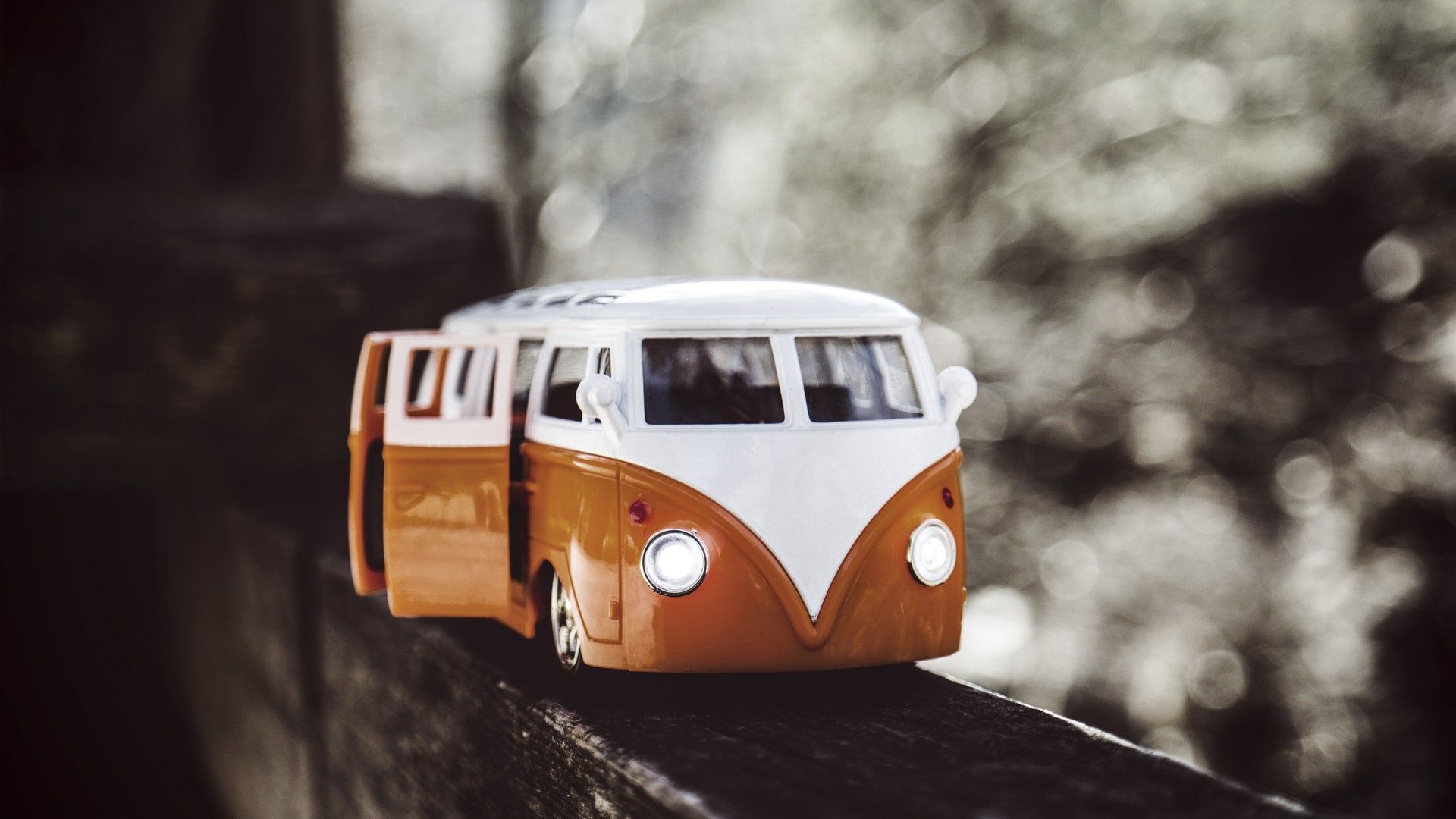 精致可爱的玩具汽车巴士图片壁纸