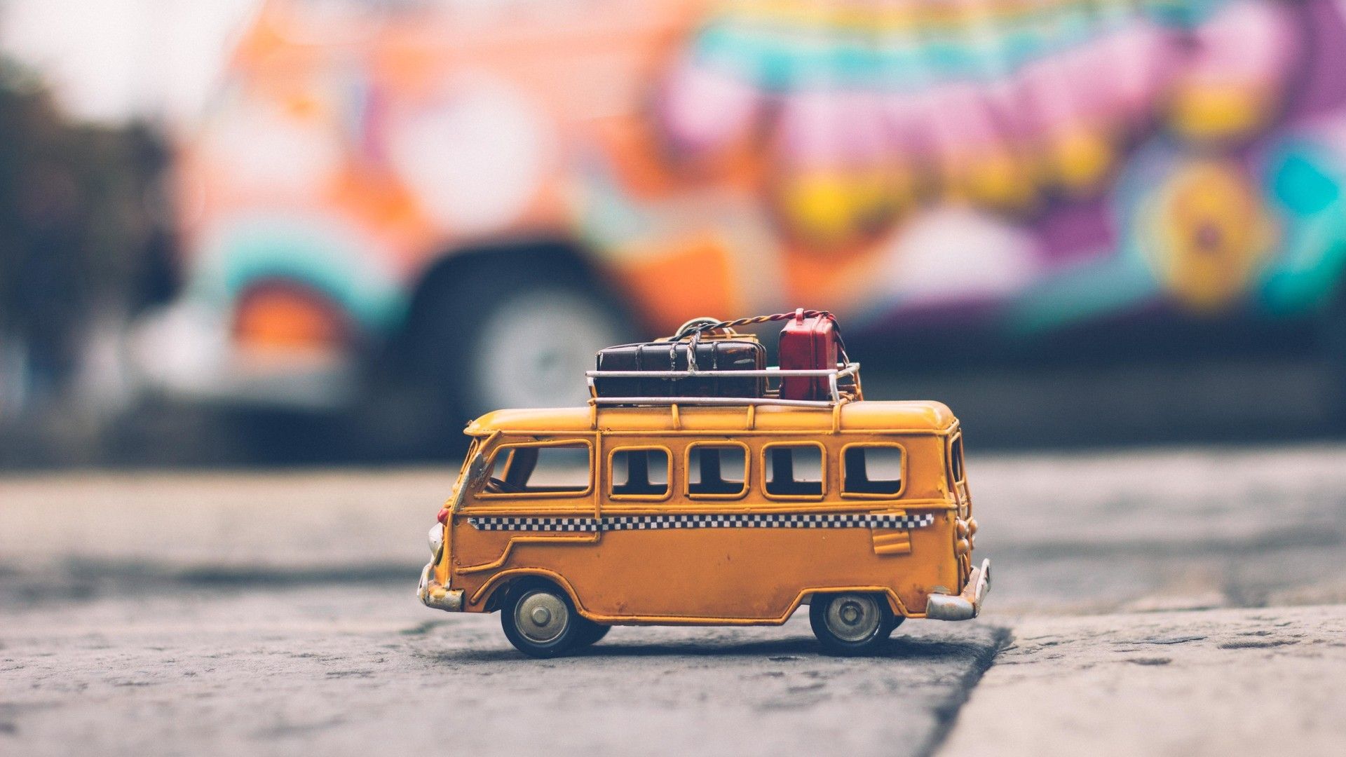 精致可爱的玩具汽车巴士图片壁纸