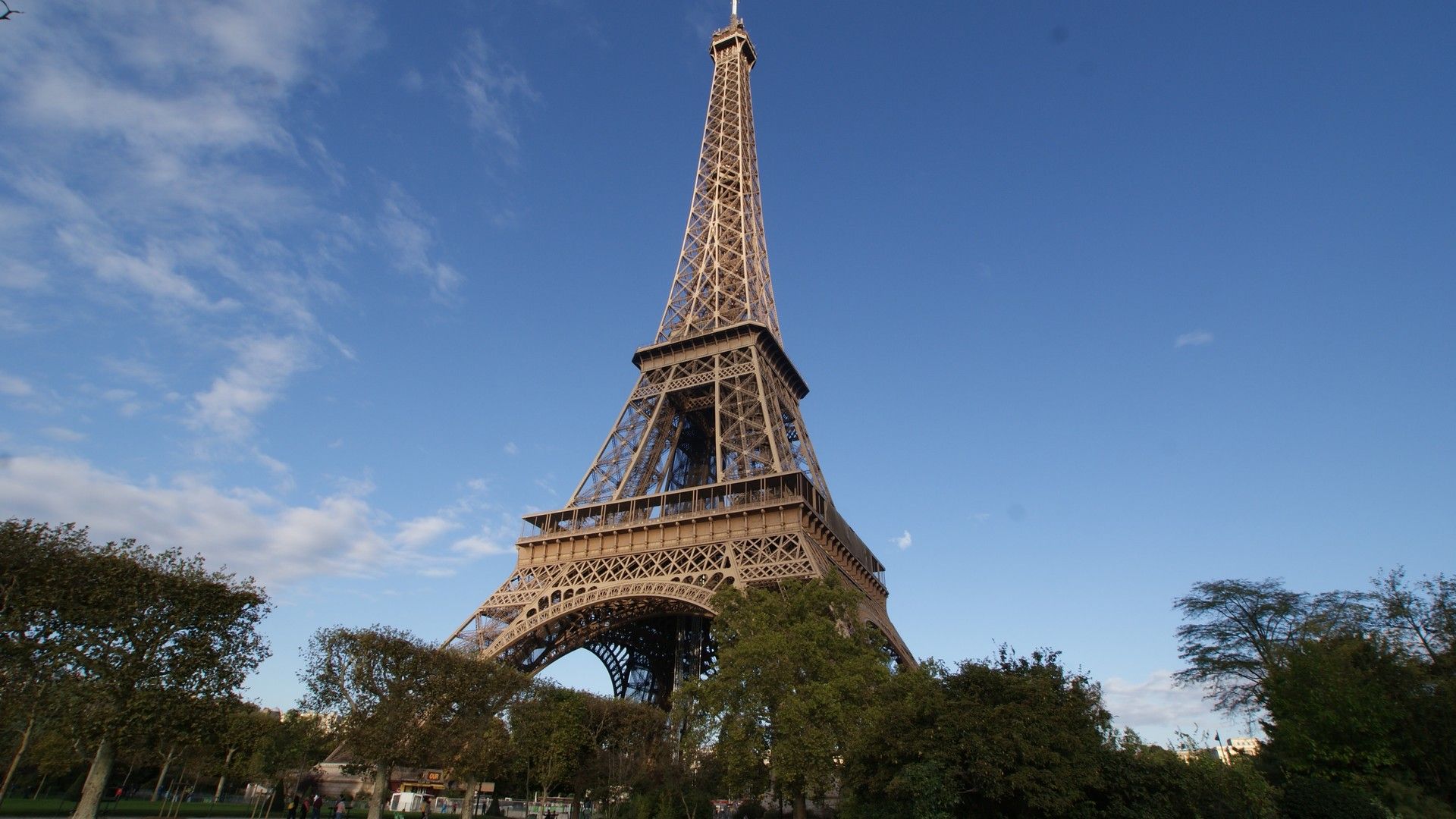 法国巴黎市战神广场的埃菲尔铁塔超高清图片
