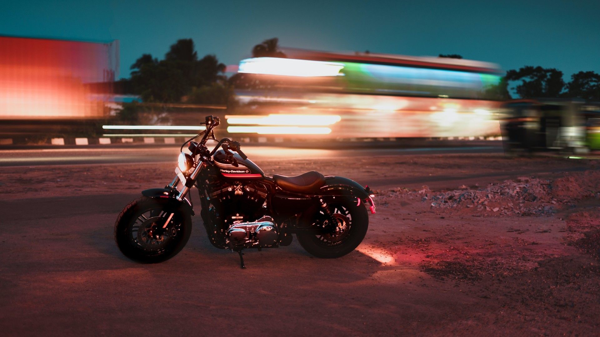 超炫酷的经典摩托车图片高清桌面壁纸