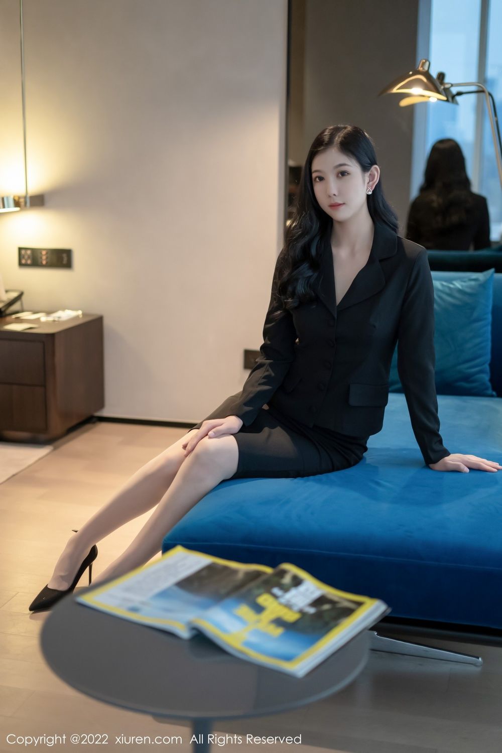 美女模特李雅柔职业制服搭配原色丝袜系列性感写真