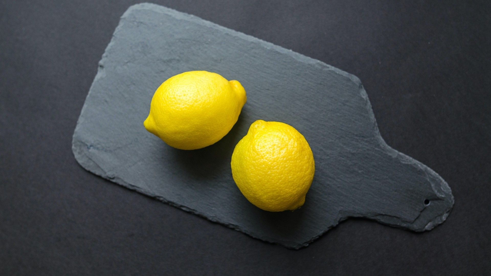 柠檬水果与水果刀绝配组合简约风格