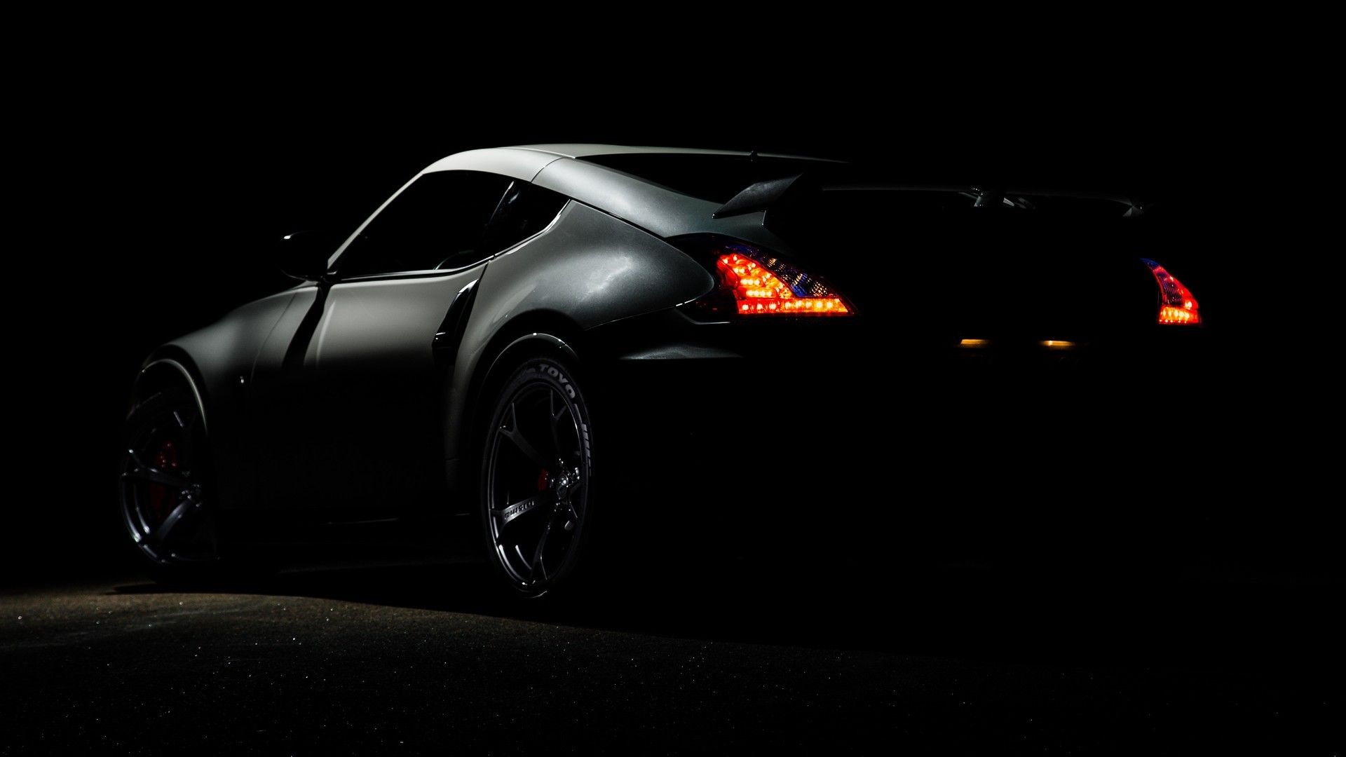 黑色系汽车超级炫酷又唯美主题高清桌面壁纸
