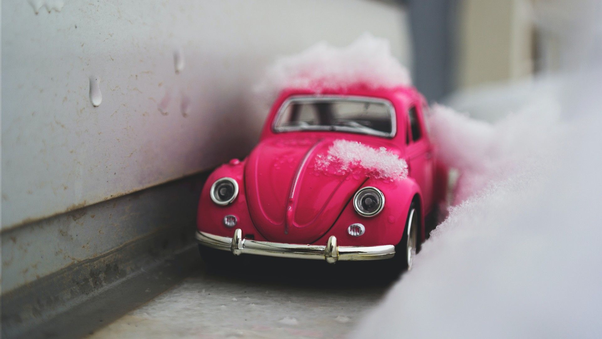 精致可爱的玩具汽车模型高清桌面壁纸