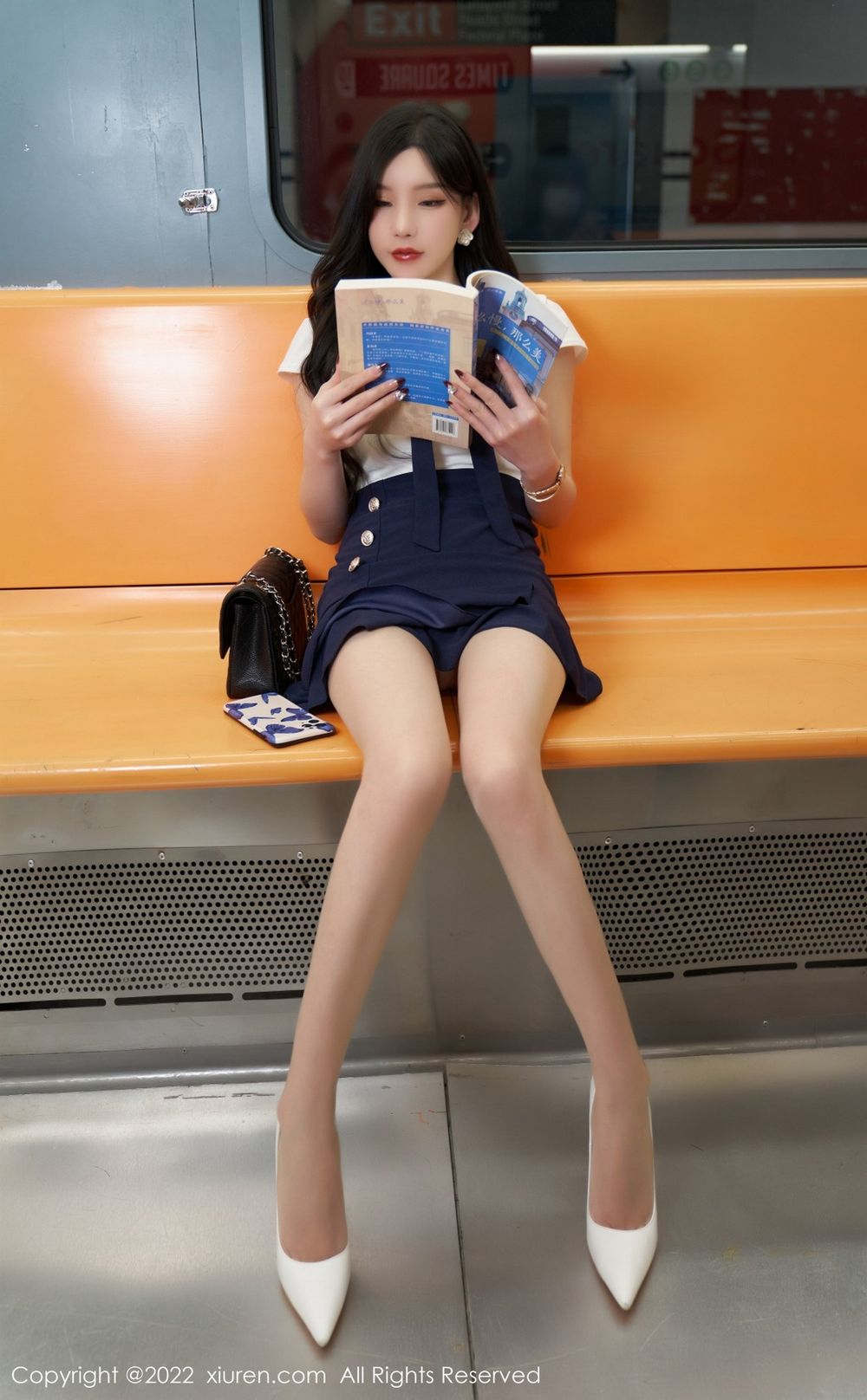 性感女神周于希Sally都市丽人丝袜系列地铁故事写真