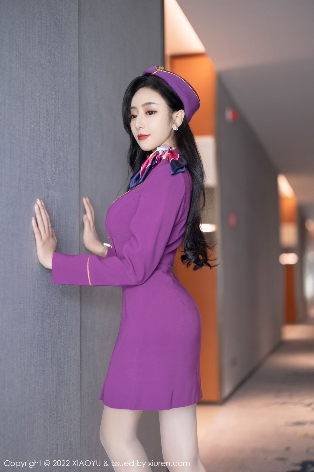 性感女神王馨瑶yanni紫色套装制服诱惑丝袜系列写真