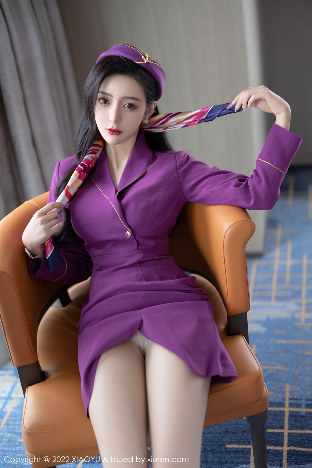 性感女神王馨瑶yanni紫色套装制服诱惑丝袜系列写真