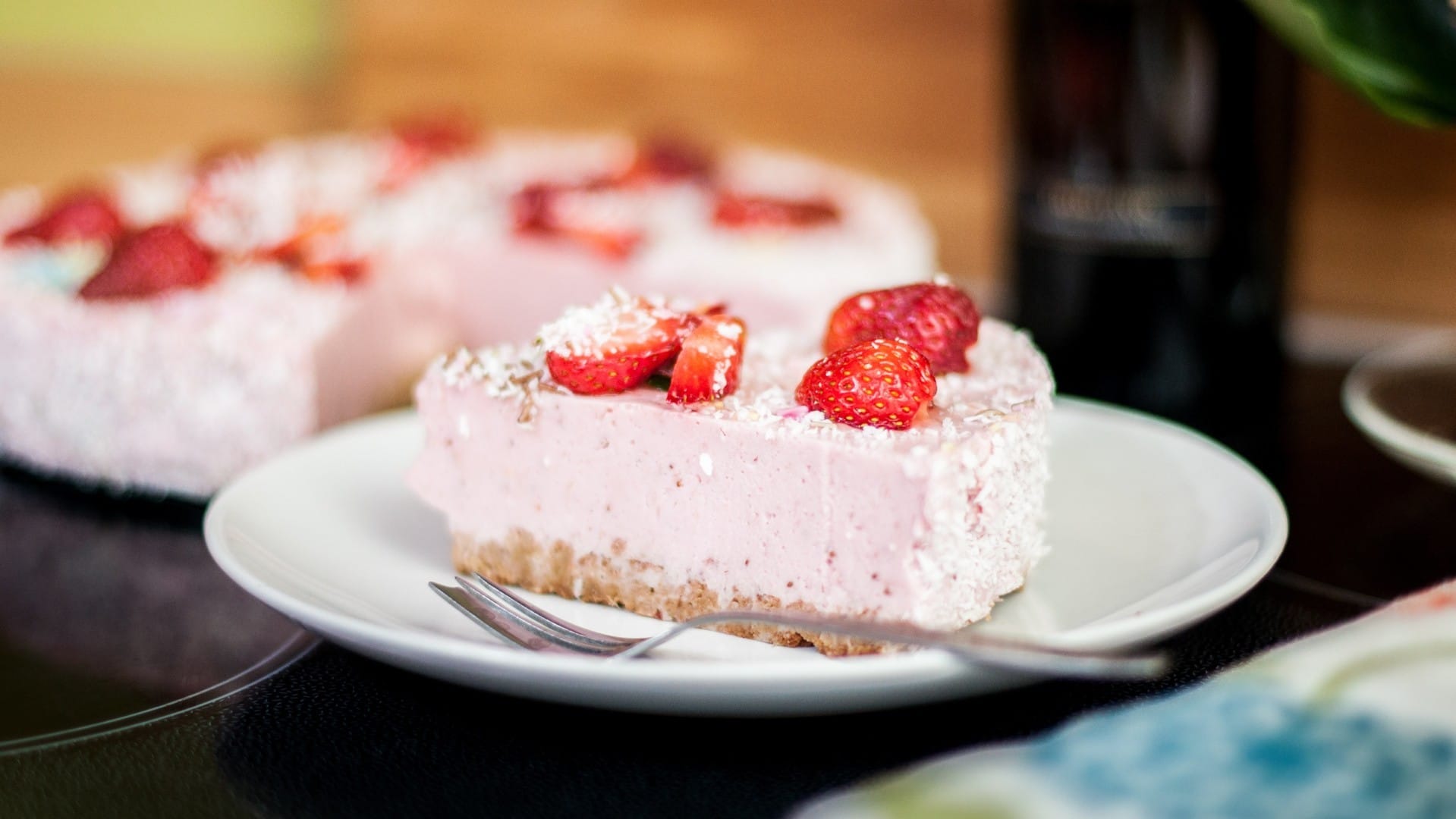 美味的草莓面包+草莓饮料系列高清美食桌面壁纸