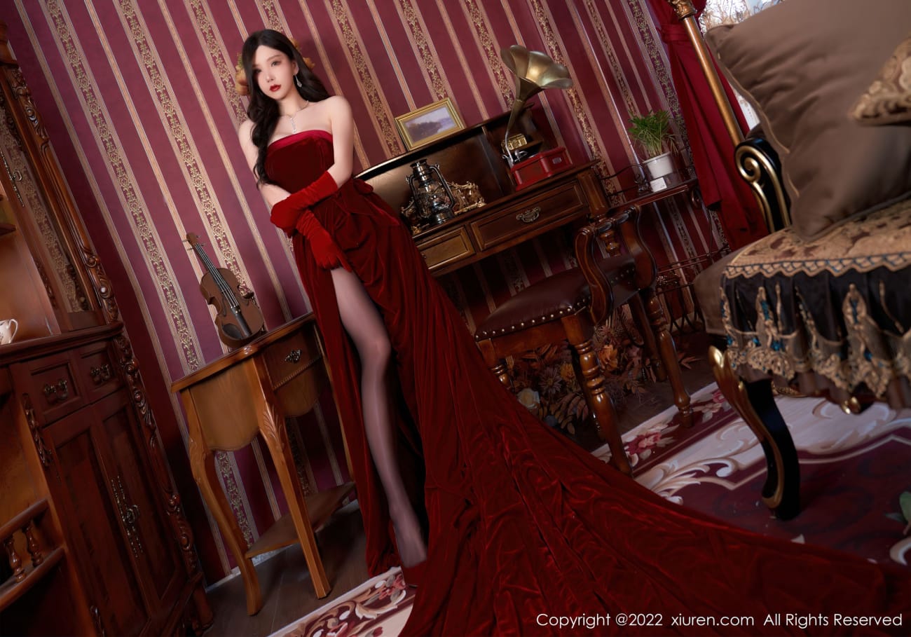 性感女神周于希Sally暗红色长裙搭配黑丝系列三亚旅拍