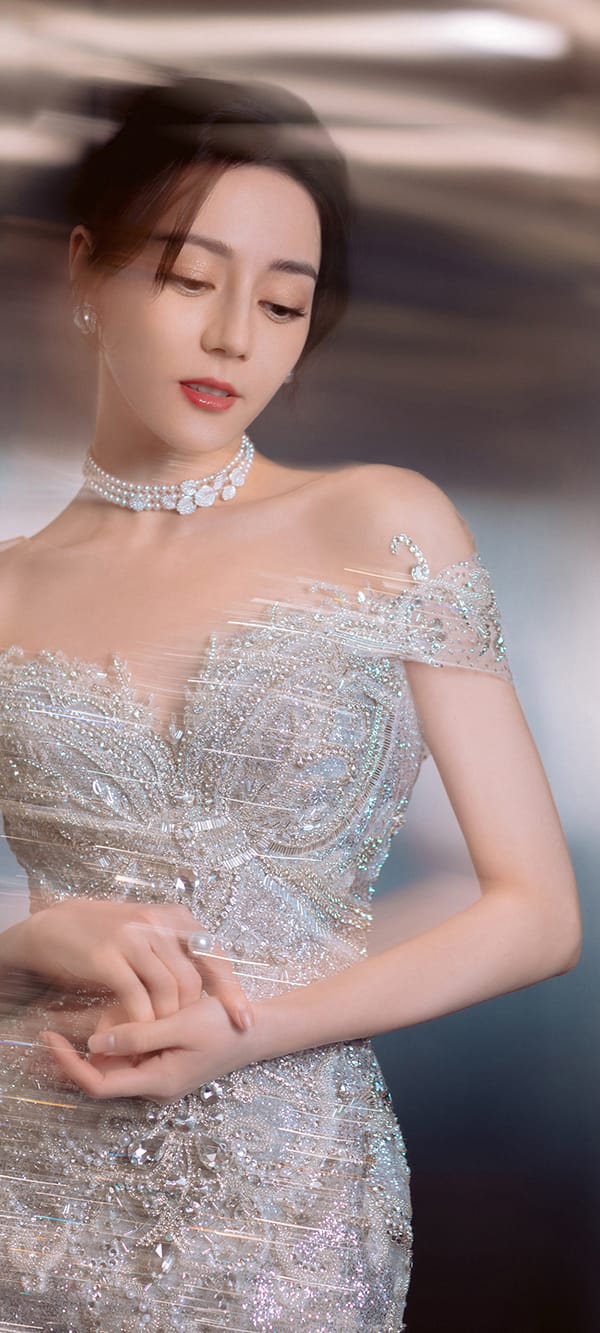 迪丽热巴珍珠裙珠光宝气系列美女手机壁纸