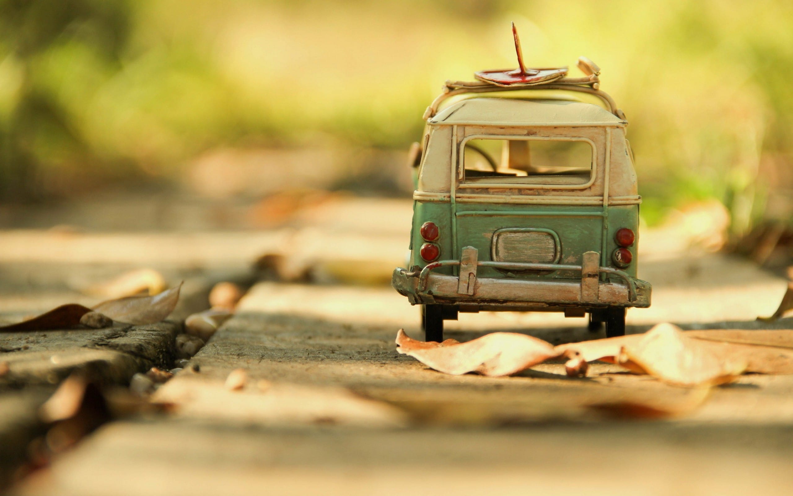 精美可爱的玩具汽车巴士图片壁纸